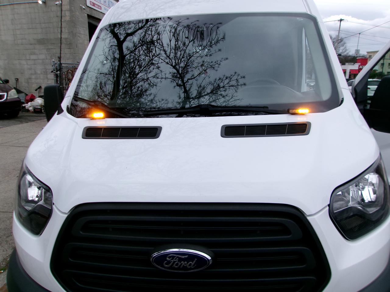 Ford Transit 250 Van Med. Roof w/Sliding Pass. 130-in. WB 2018