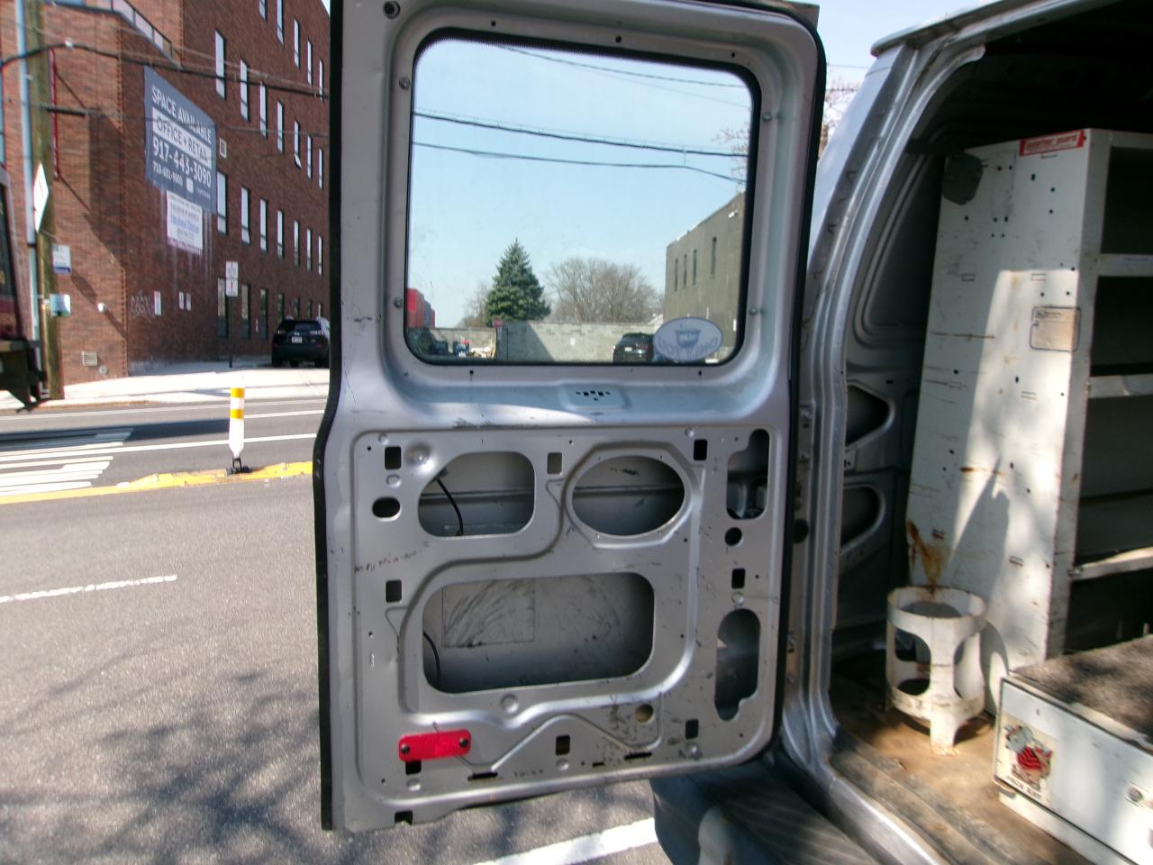 Ford Econoline E-350 Super Duty 2011