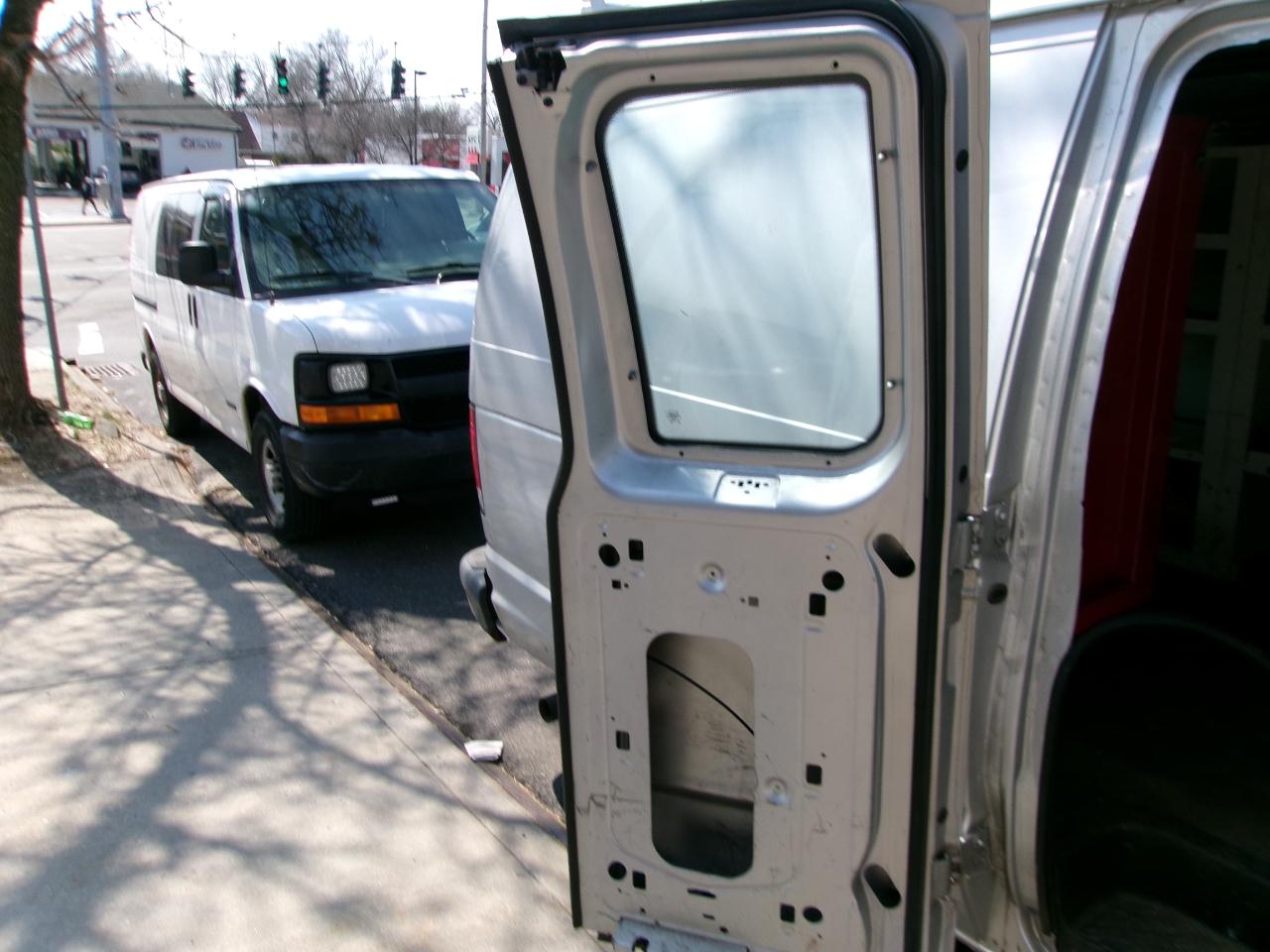 Ford Econoline E-350 Super Duty 2011