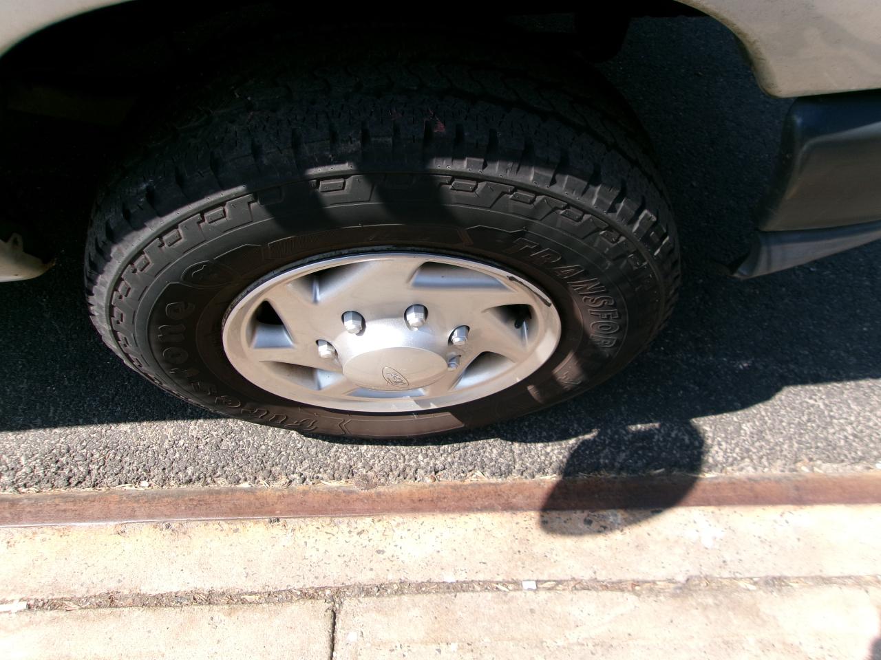 Ford Econoline E-350 Super Duty 2011