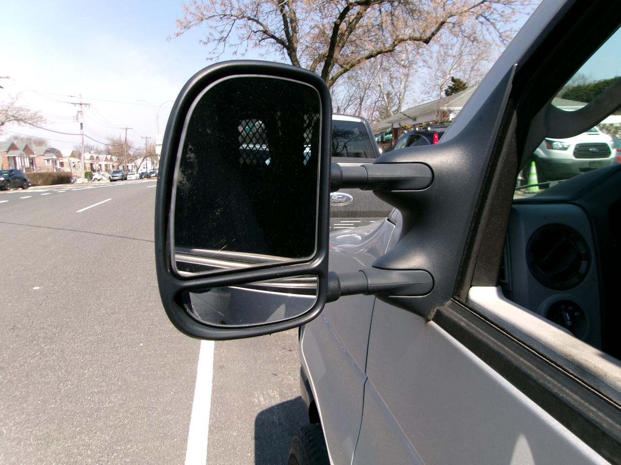 Ford Econoline E-350 Super Duty 2011