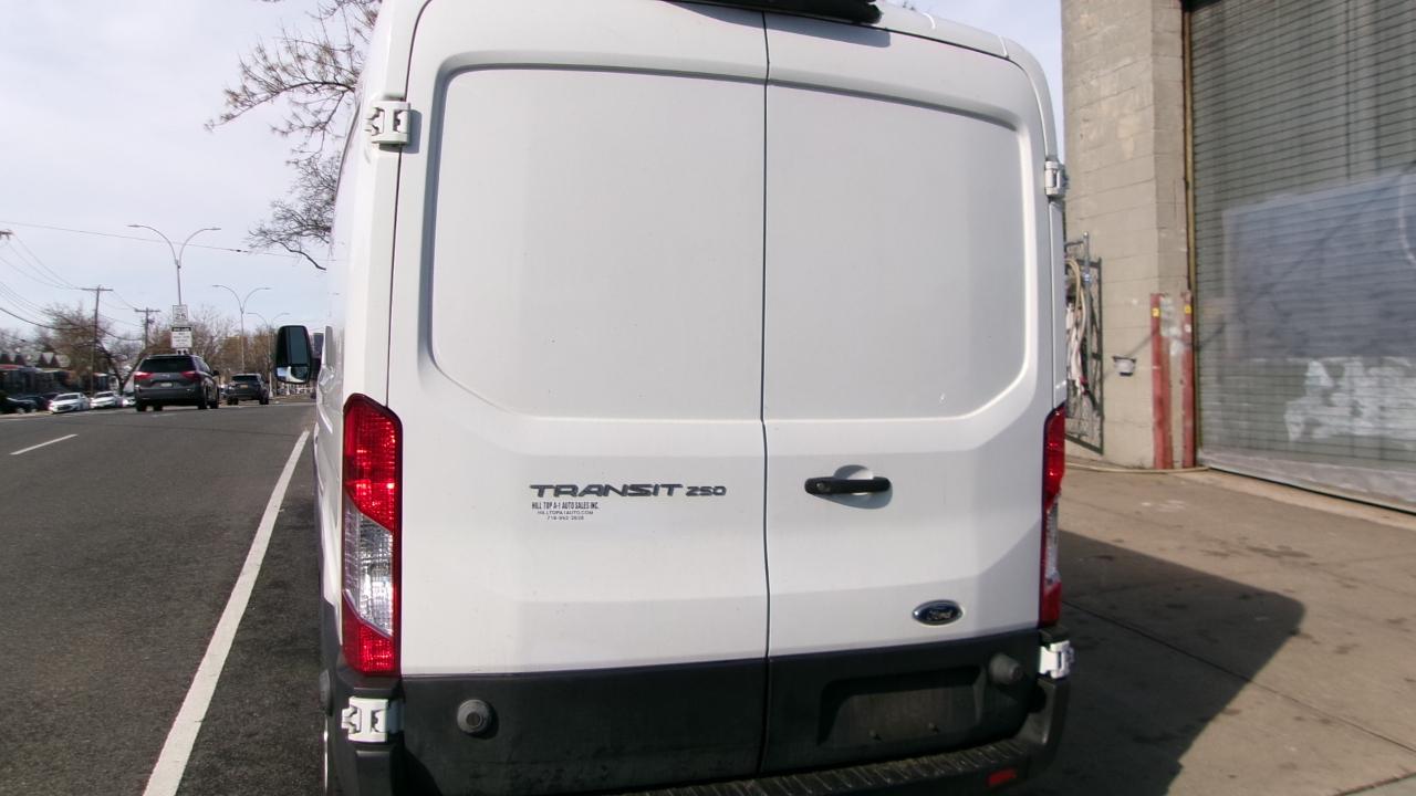 Ford Transit 250 Van Med. Roof w/Sliding Pass. 148-in. WB 2019