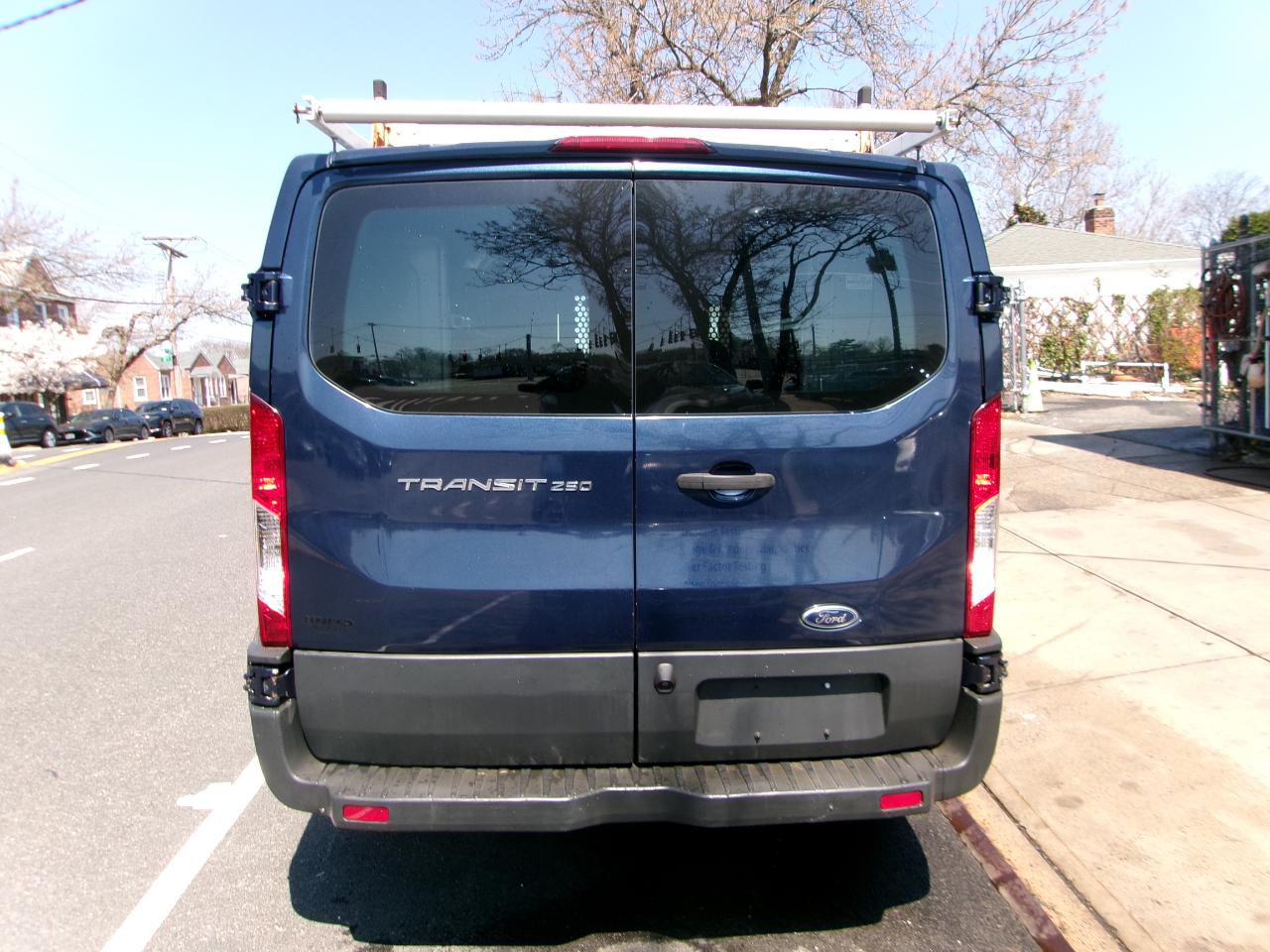 Ford Transit 250 Van Low Roof 60/40 Pass.130-in. WB 2016