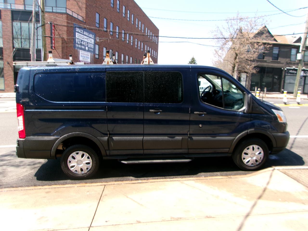 Ford Transit 250 Van Low Roof 60/40 Pass.130-in. WB 2016