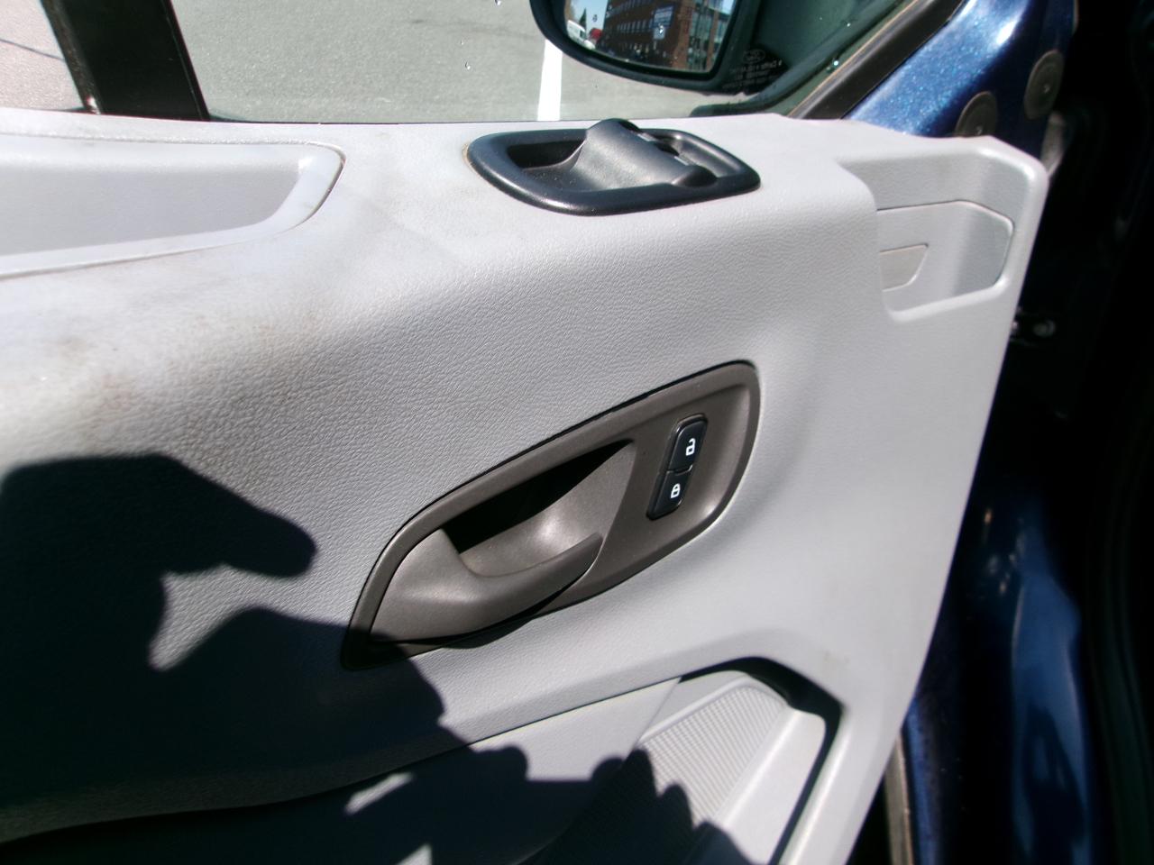 Ford Transit 250 Van Low Roof 60/40 Pass.130-in. WB 2016