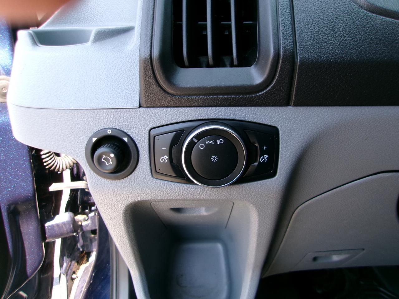 Ford Transit 250 Van Low Roof 60/40 Pass.130-in. WB 2016