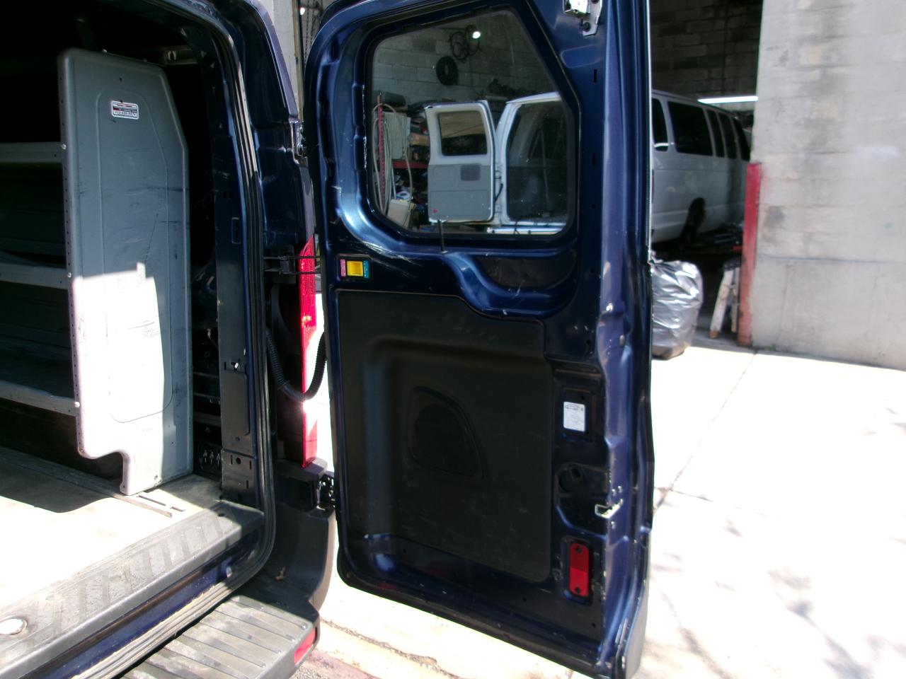 Ford Transit 250 Van Low Roof 60/40 Pass.130-in. WB 2016