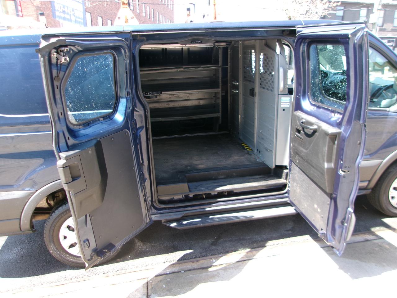 Ford Transit 250 Van Low Roof 60/40 Pass.130-in. WB 2016