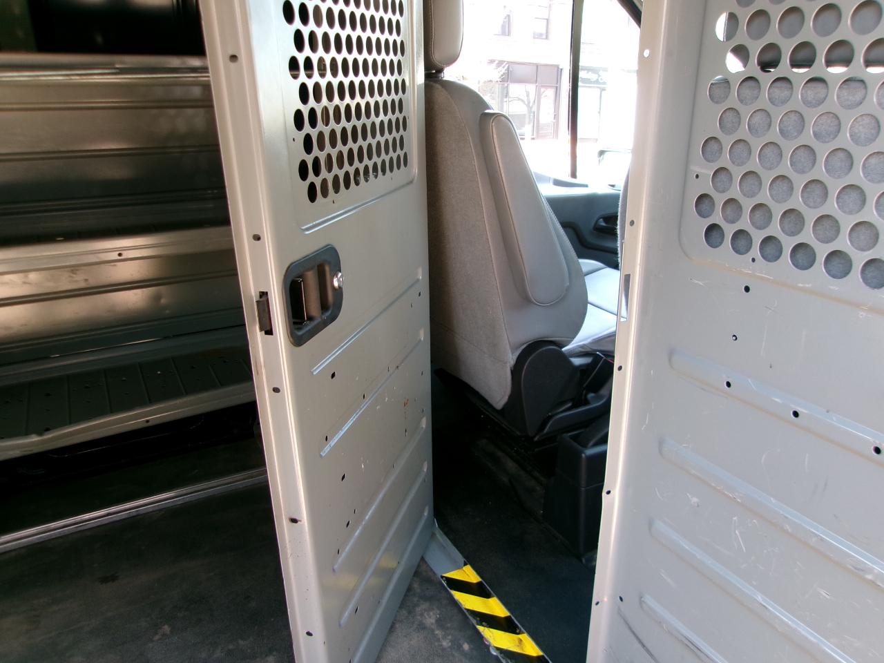 Ford Transit 250 Van Low Roof 60/40 Pass.130-in. WB 2016