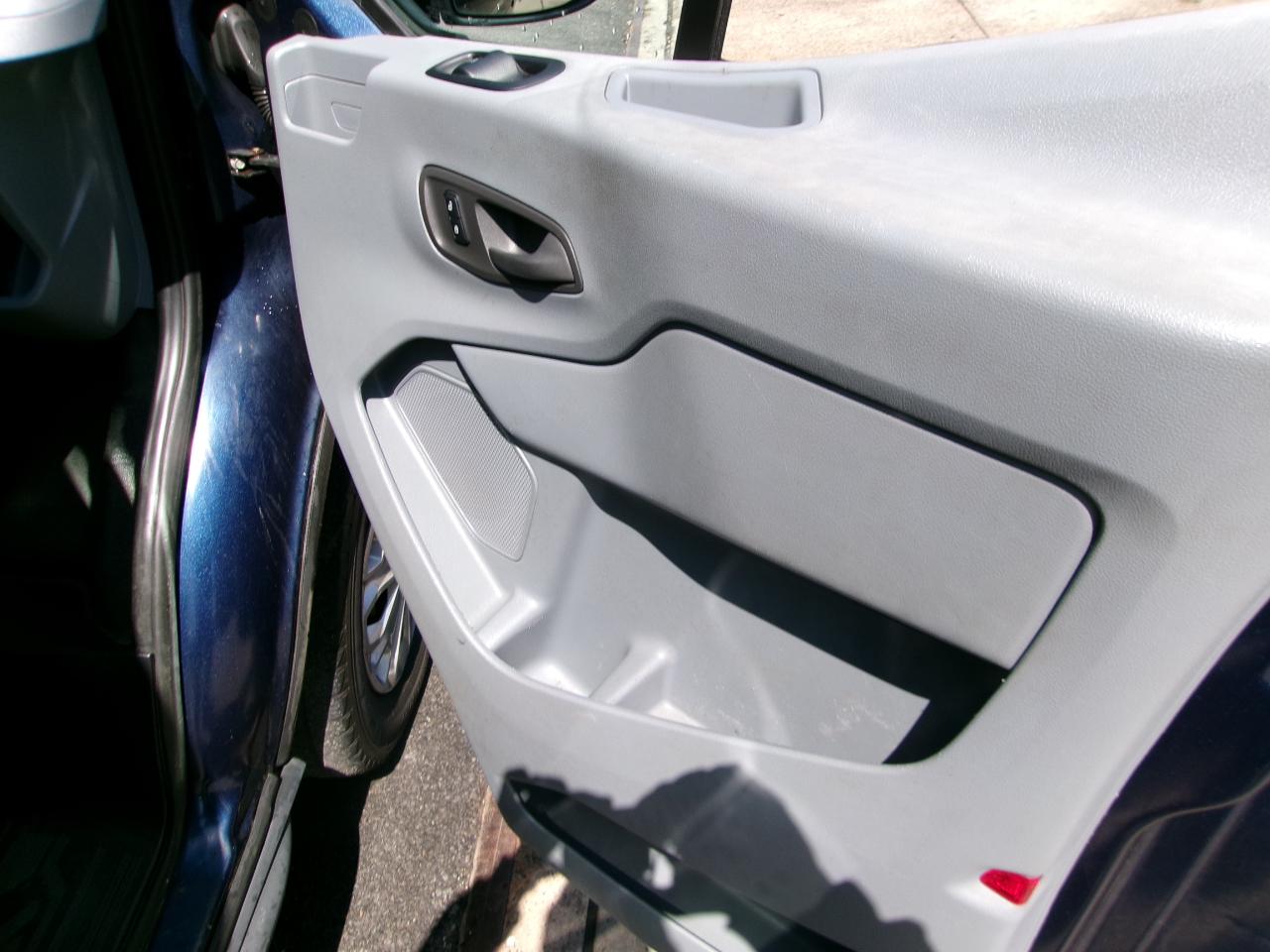 Ford Transit 250 Van Low Roof 60/40 Pass.130-in. WB 2016