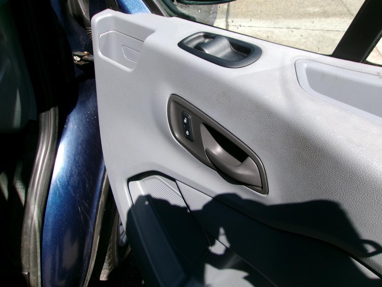 Ford Transit 250 Van Low Roof 60/40 Pass.130-in. WB 2016