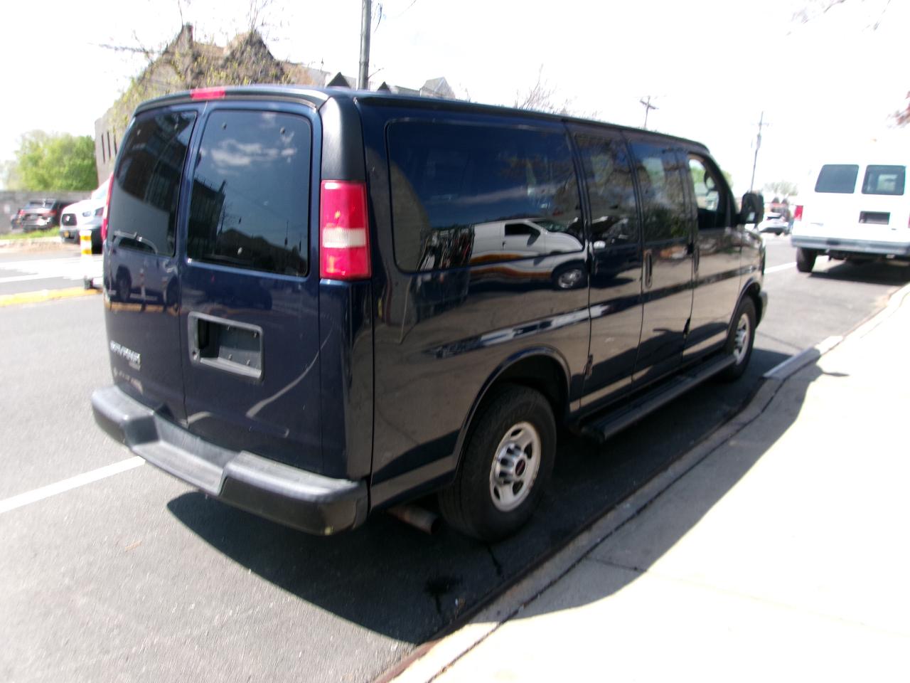 GMC Savana LS G2500 2015