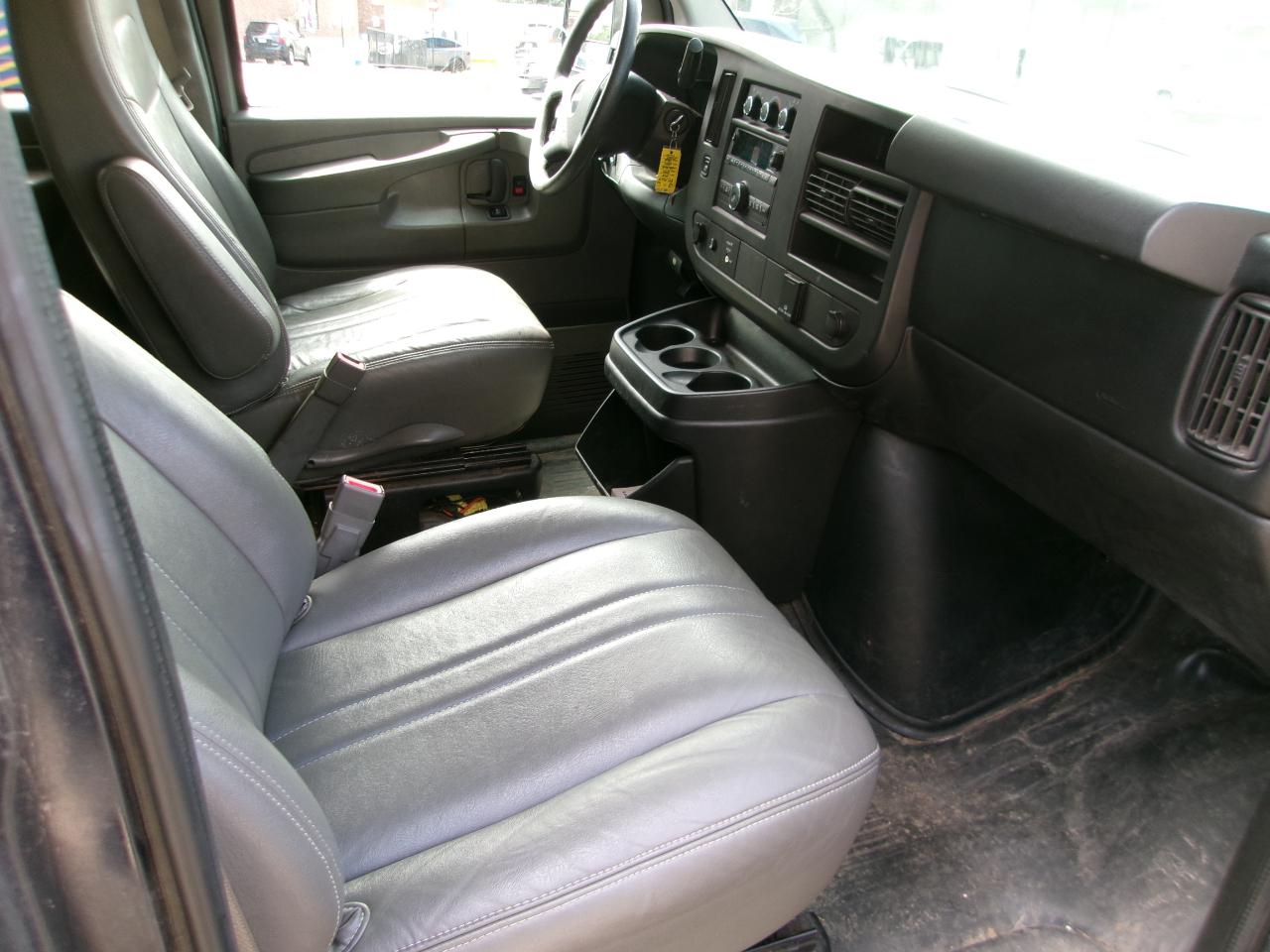 GMC Savana LS G2500 2015