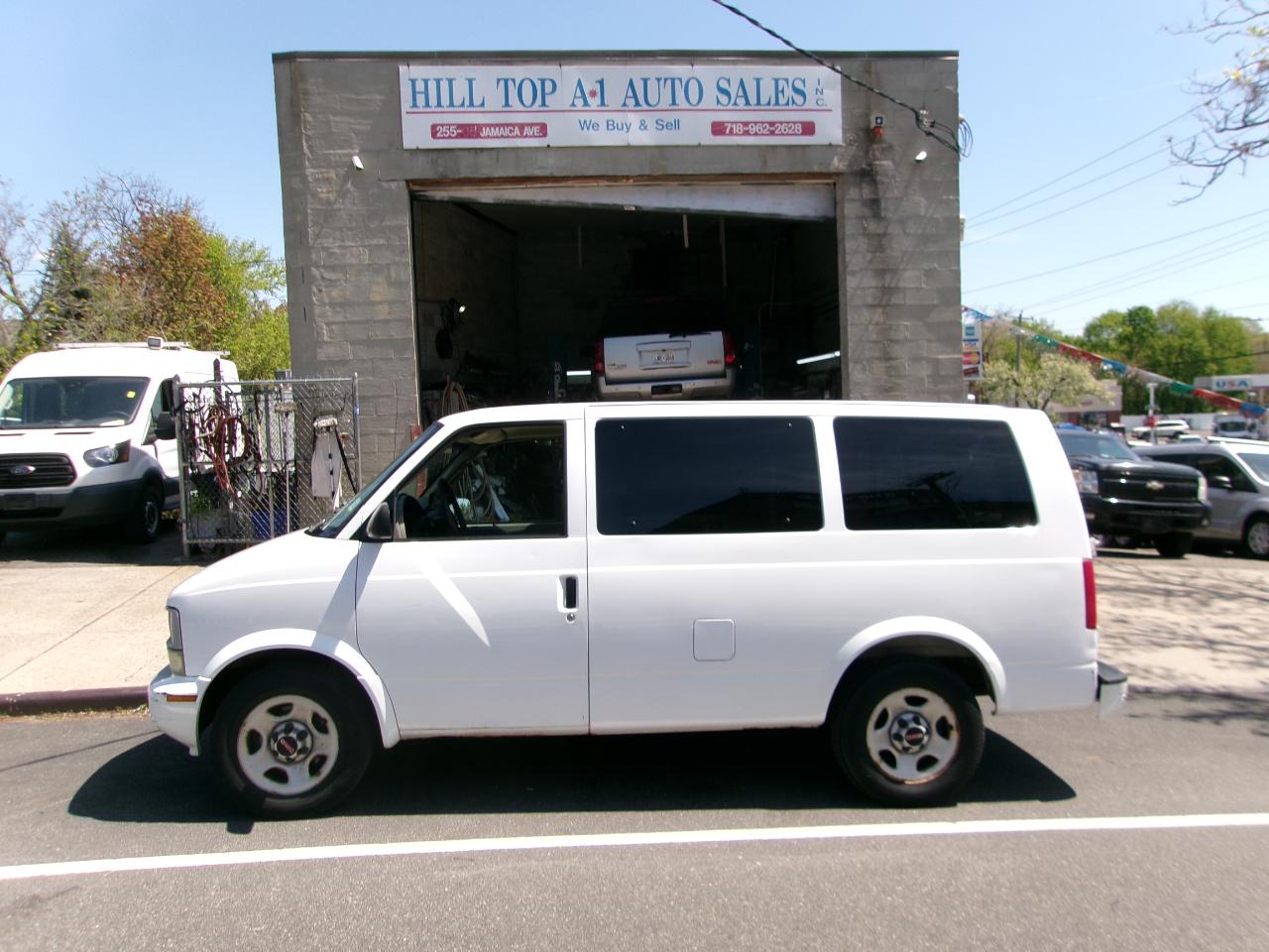 GMC Safari Passenger Van AWD 2005