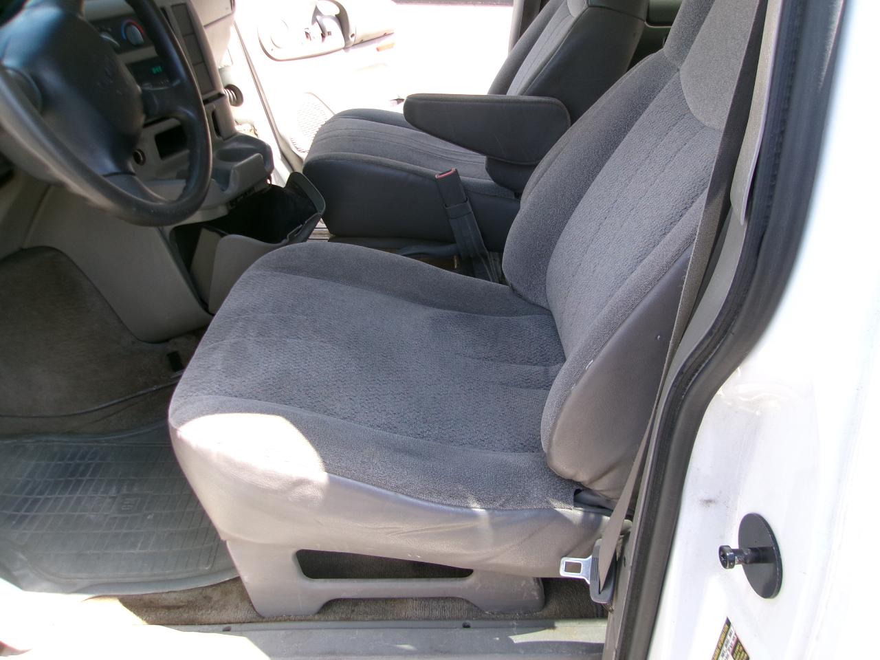 GMC Safari Passenger Van AWD 2005