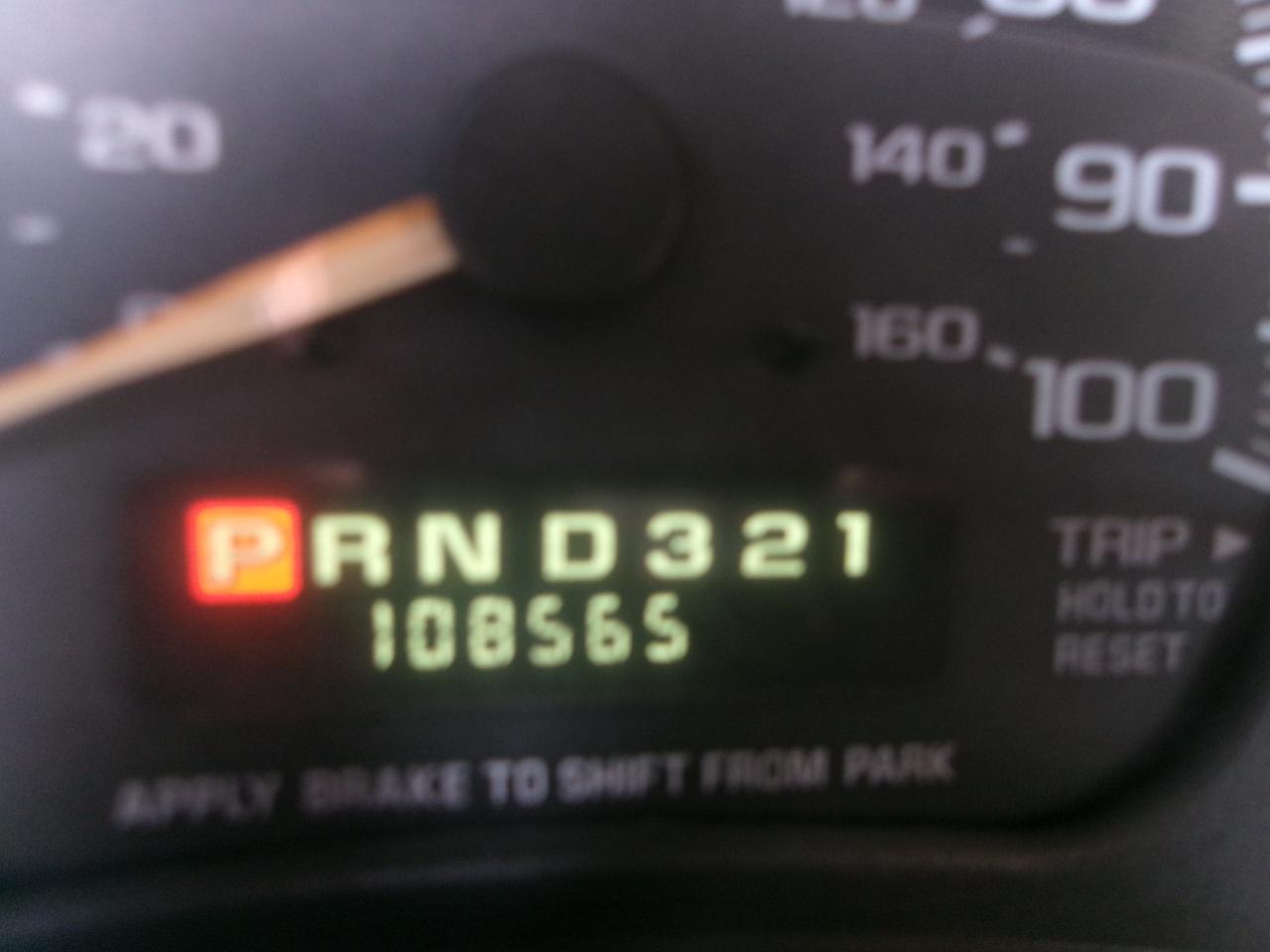 GMC Safari Passenger Van AWD 2005