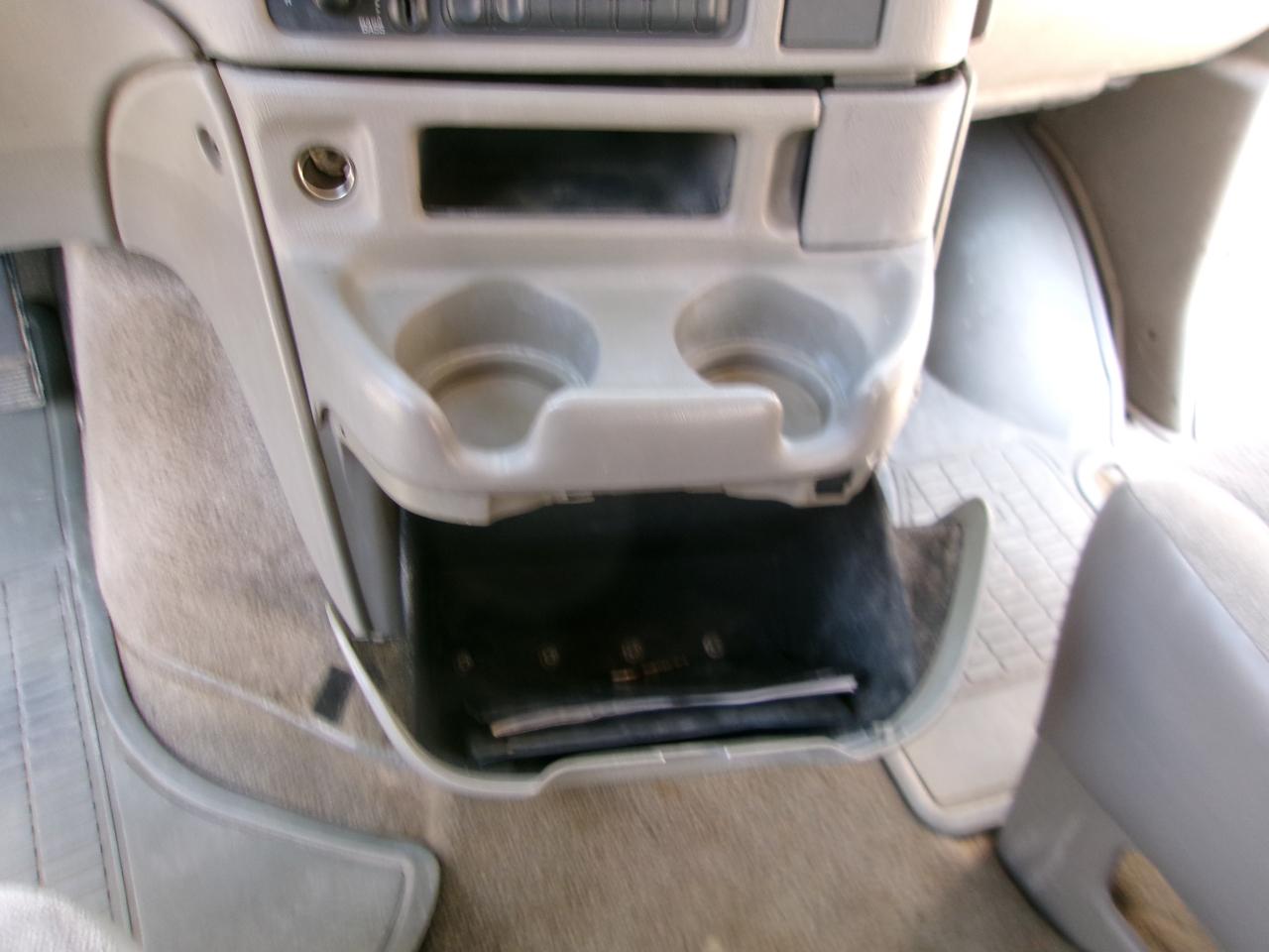 GMC Safari Passenger Van AWD 2005