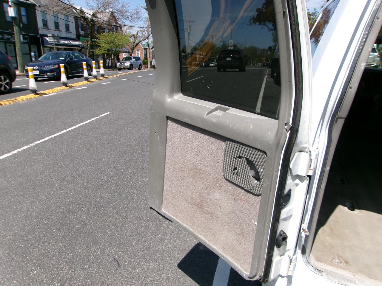 GMC Safari Passenger Van AWD 2005