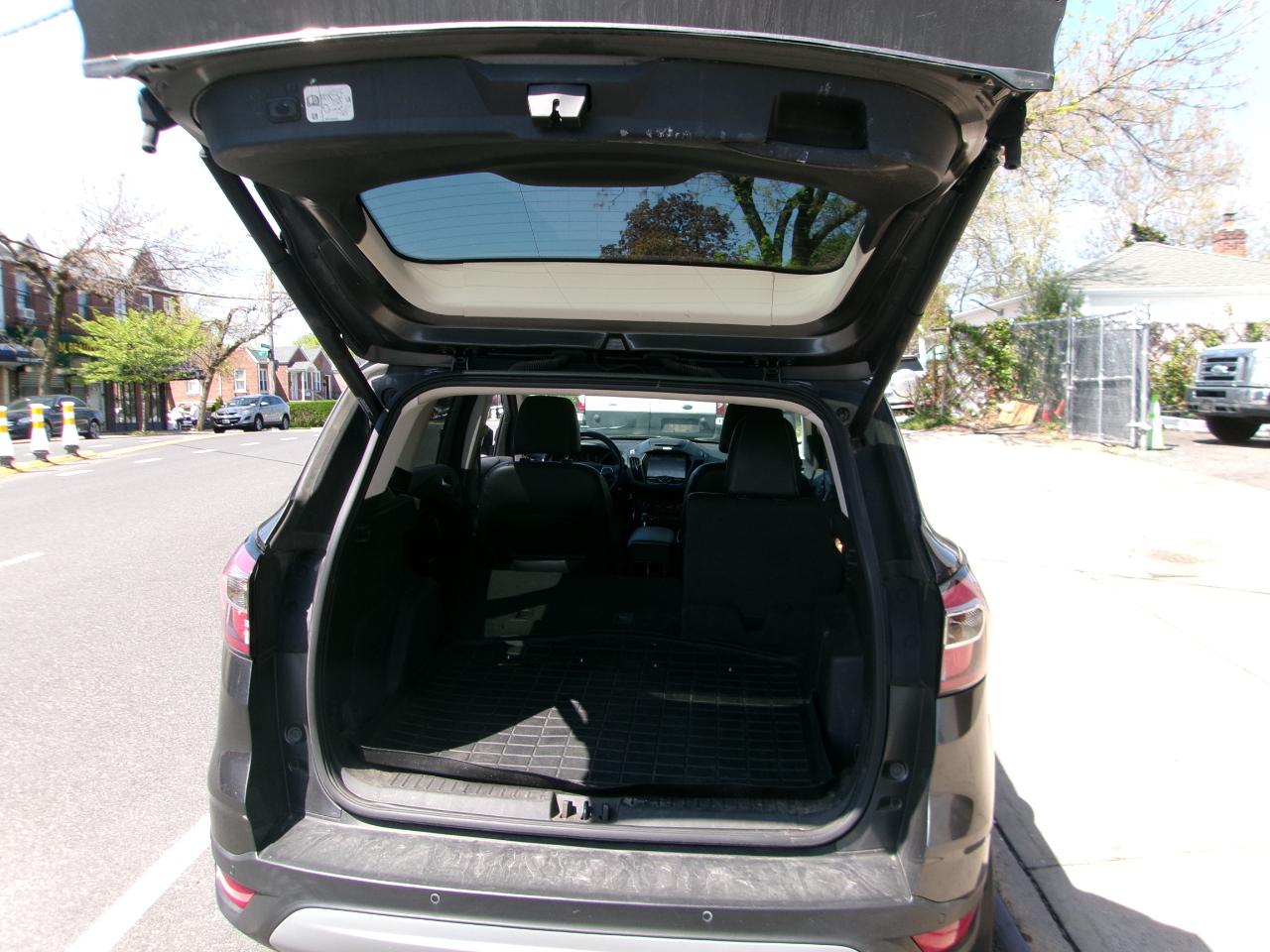 Ford Escape Titanium 4WD 2017