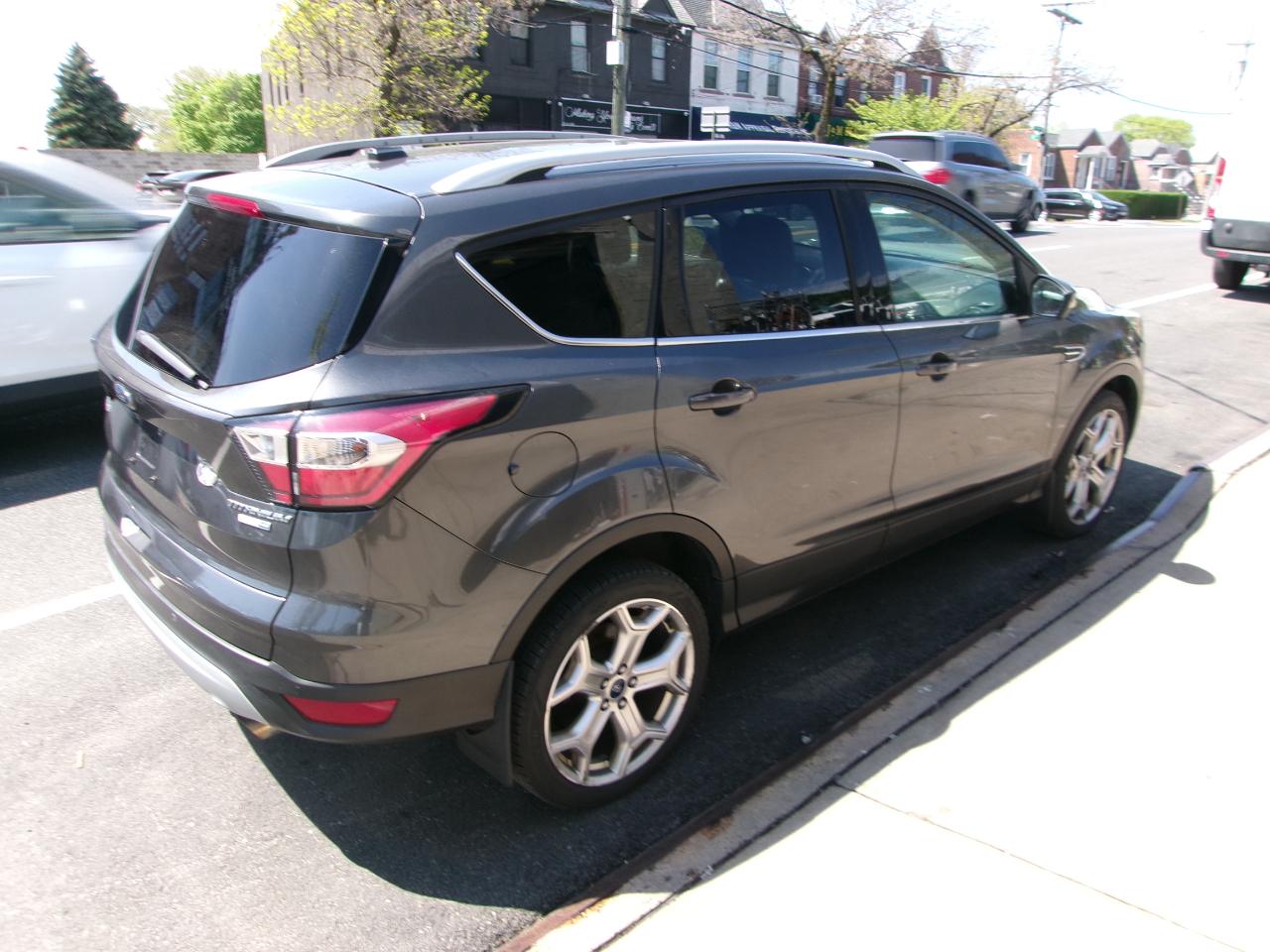 Ford Escape Titanium 4WD 2017
