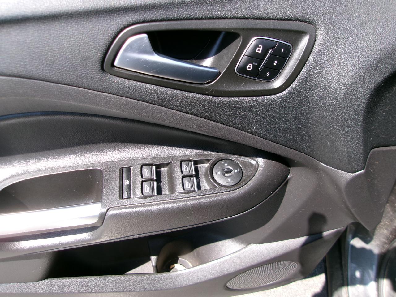 Ford Escape Titanium 4WD 2017