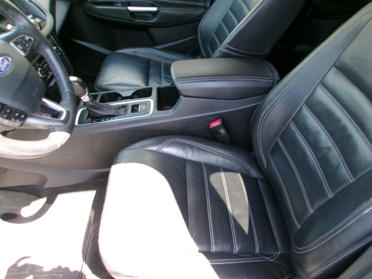 Ford Escape Titanium 4WD 2017