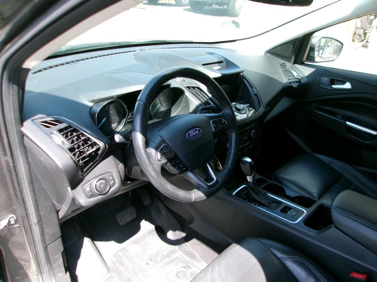 Ford Escape Titanium 4WD 2017