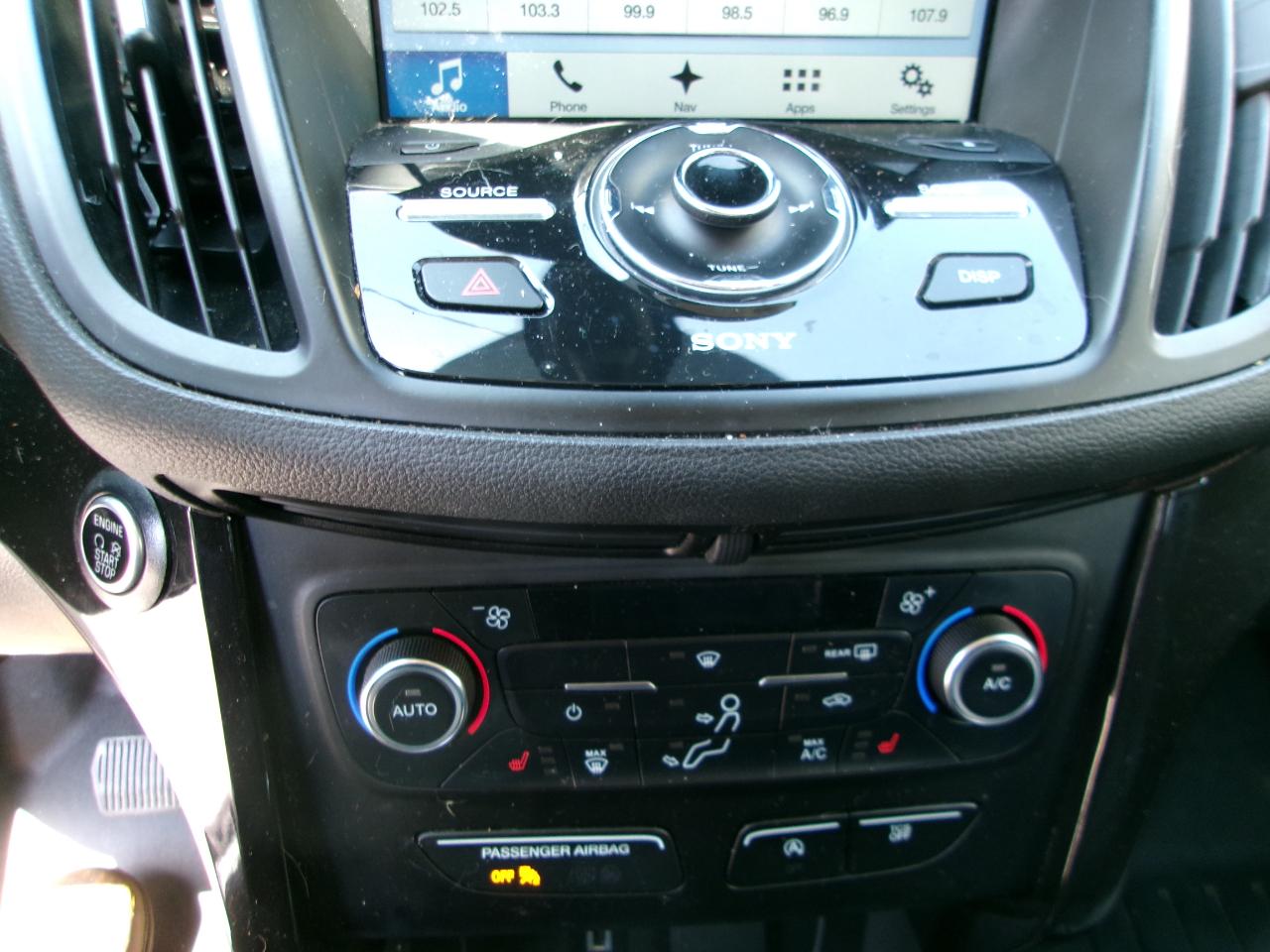 Ford Escape Titanium 4WD 2017