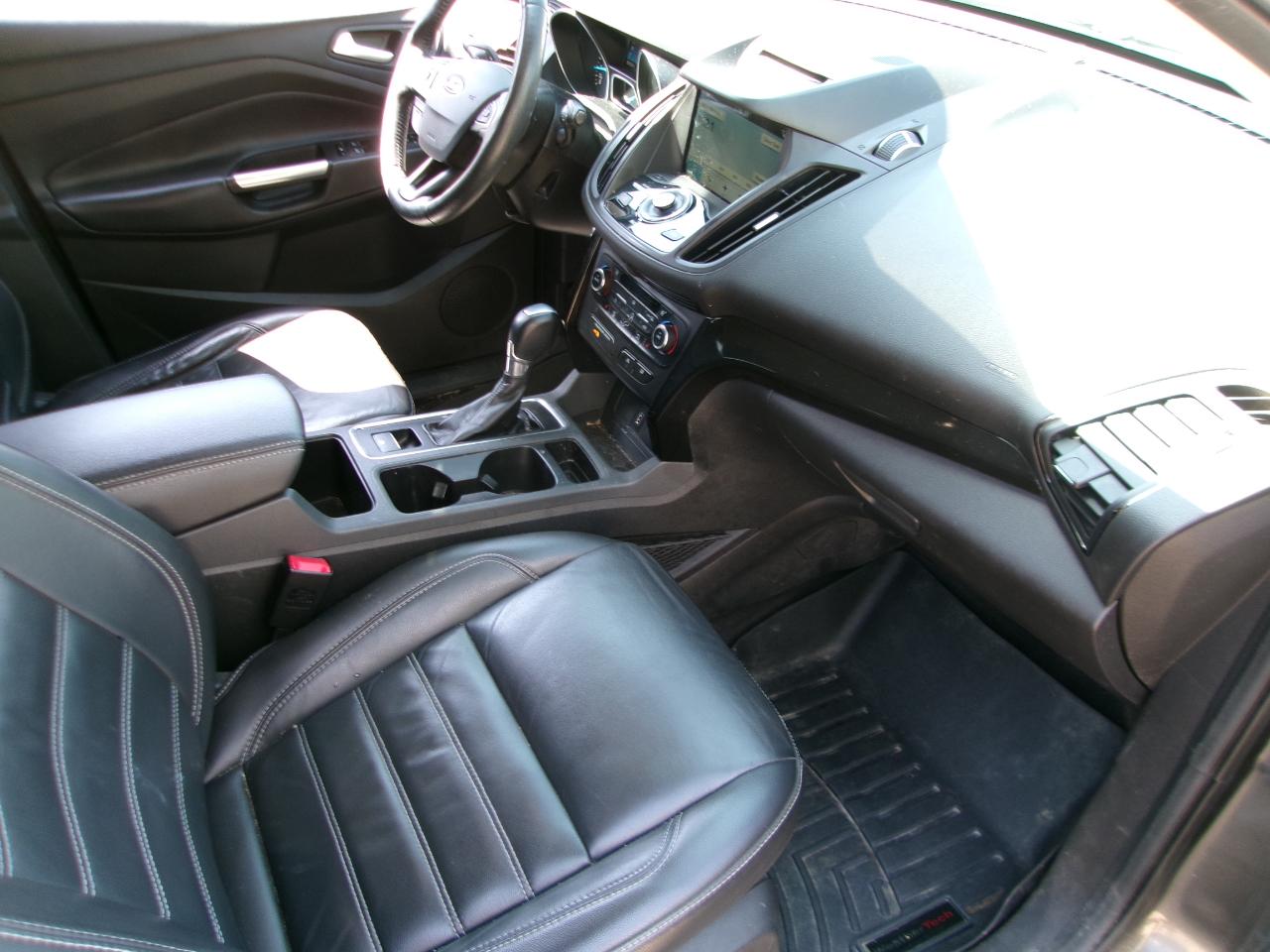 Ford Escape Titanium 4WD 2017