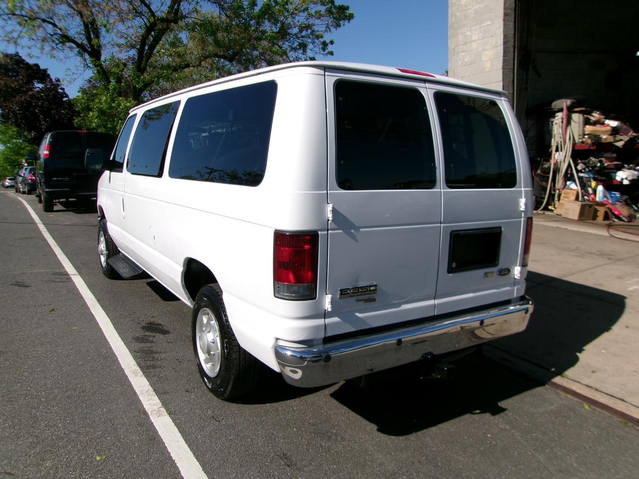 Ford Econoline E-350 XLT Super Duty 2013