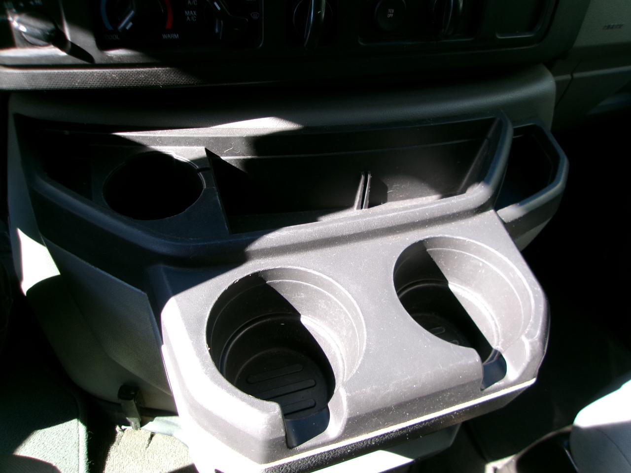 Ford Econoline E-350 XLT Super Duty 2013