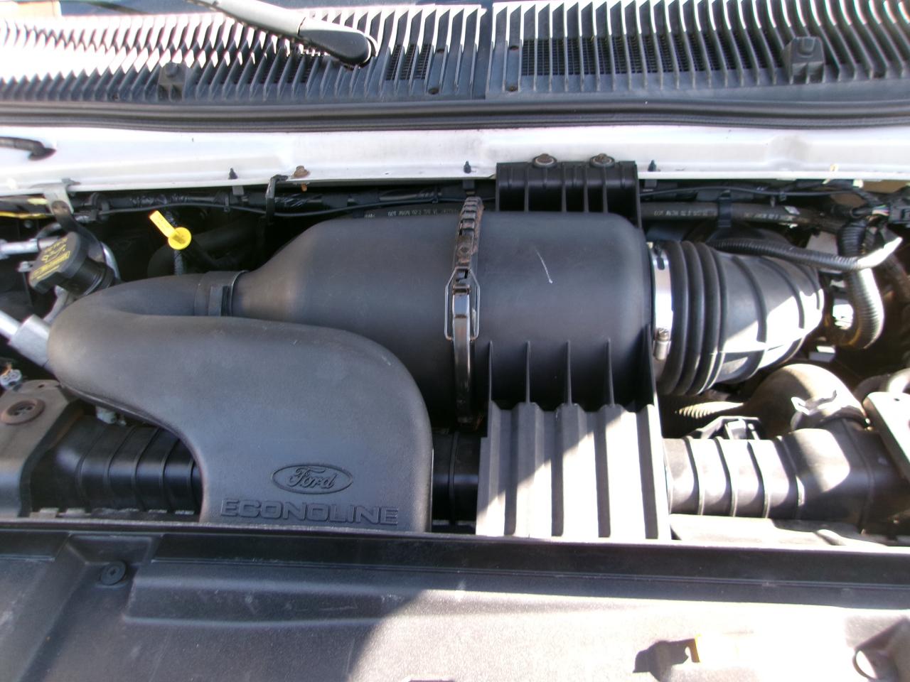 Ford Econoline E-350 XLT Super Duty 2013