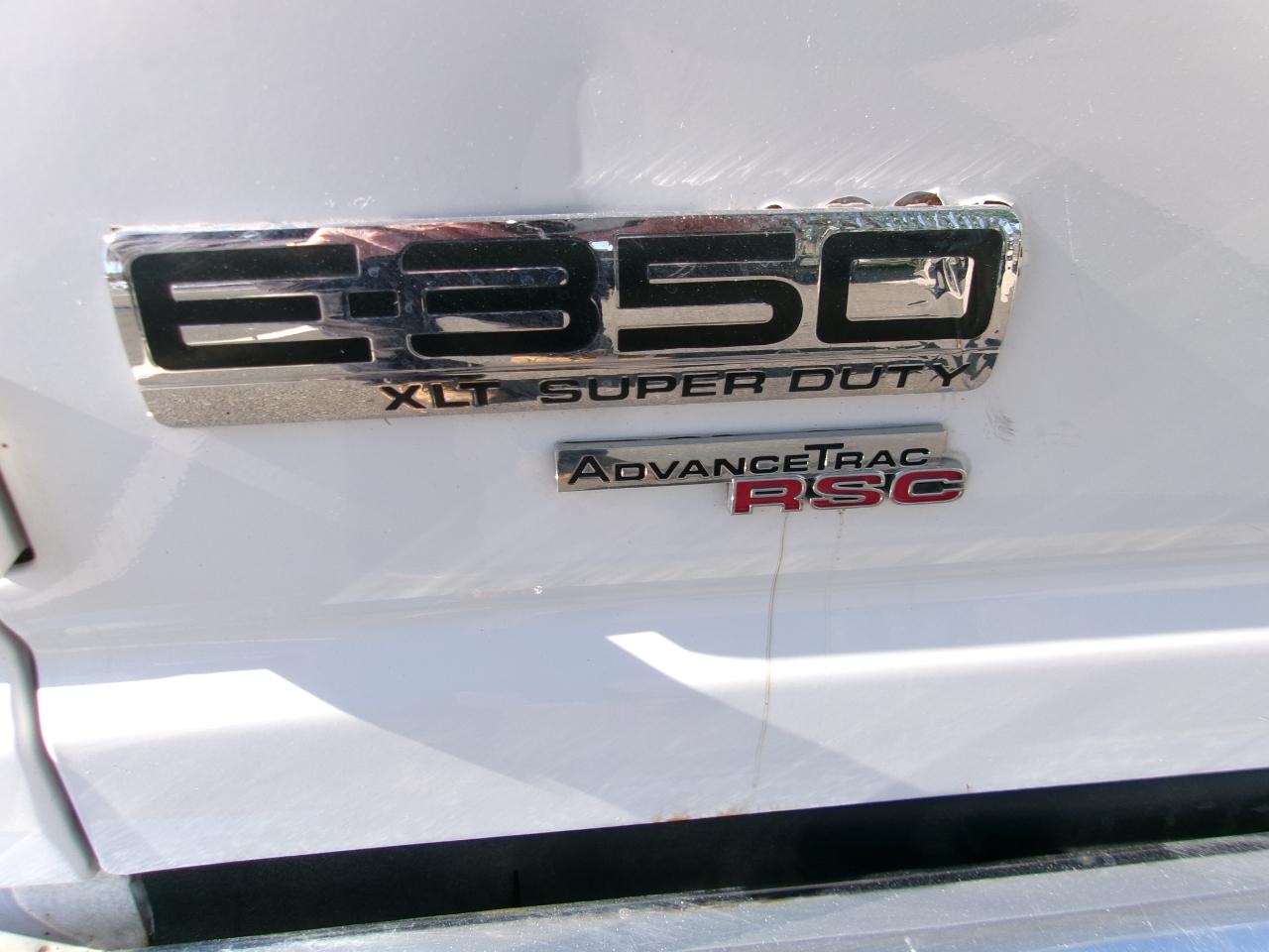Ford Econoline E-350 XLT Super Duty 2013