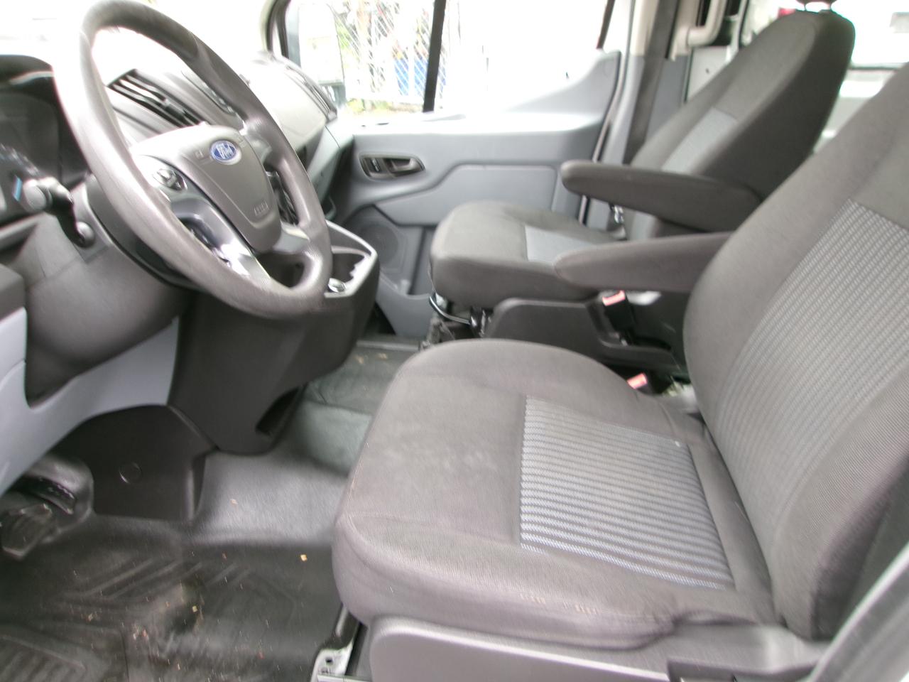 Ford Transit 250 Van Low Roof w/Sliding Pass. 130-in. WB 2019