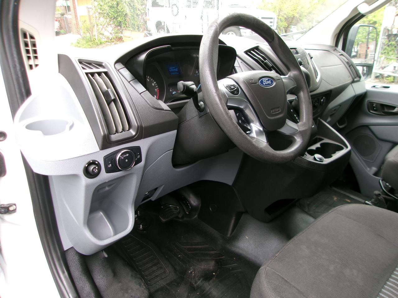 Ford Transit 250 Van Low Roof w/Sliding Pass. 130-in. WB 2019