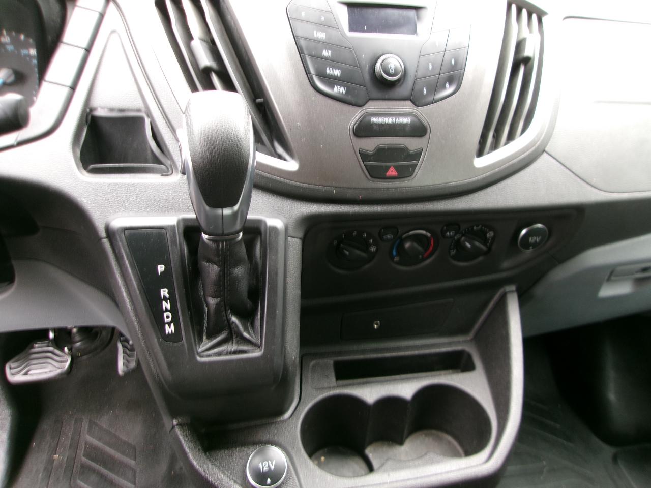 Ford Transit 250 Van Low Roof w/Sliding Pass. 130-in. WB 2019