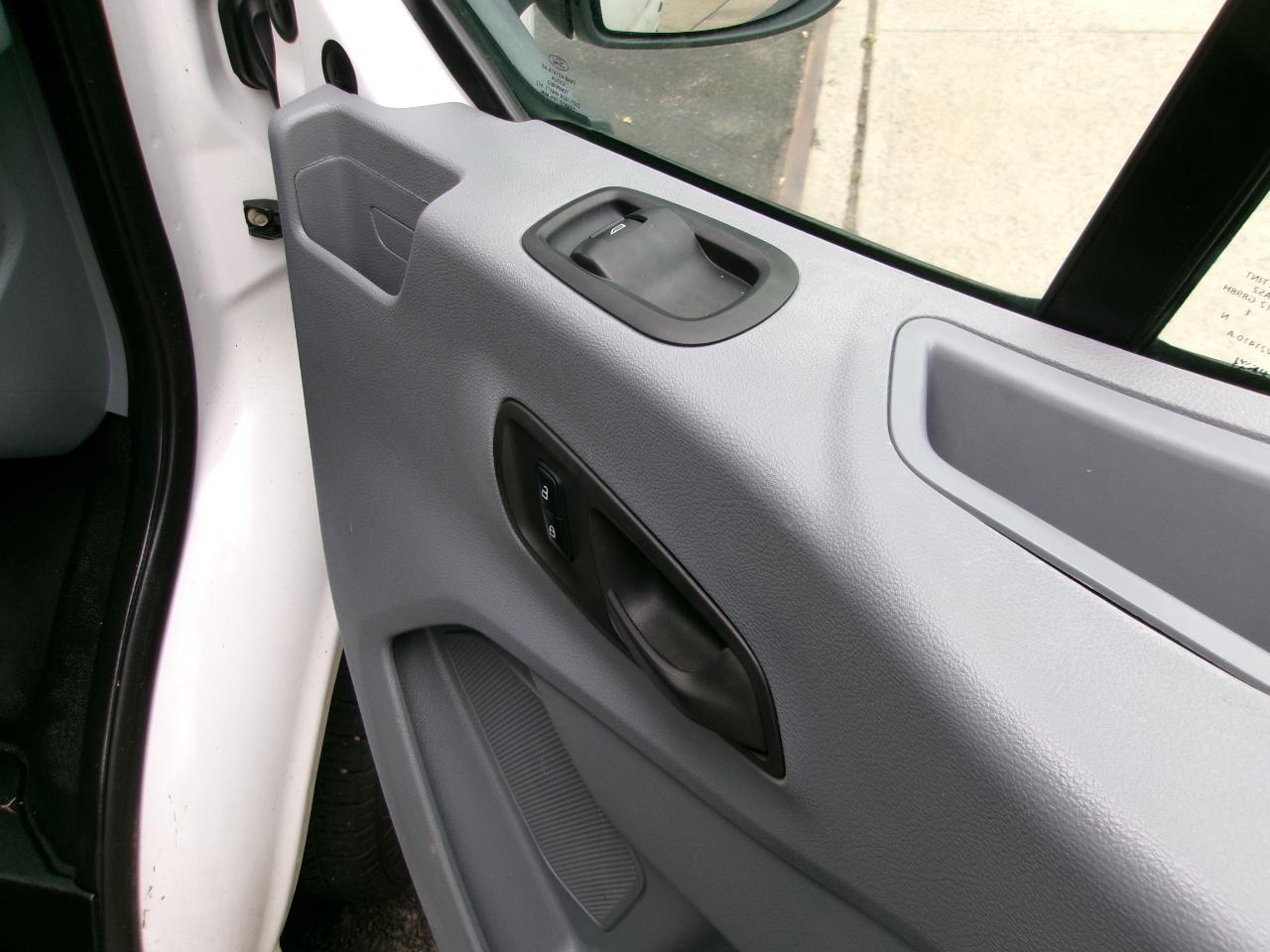 Ford Transit 250 Van Low Roof w/Sliding Pass. 130-in. WB 2019