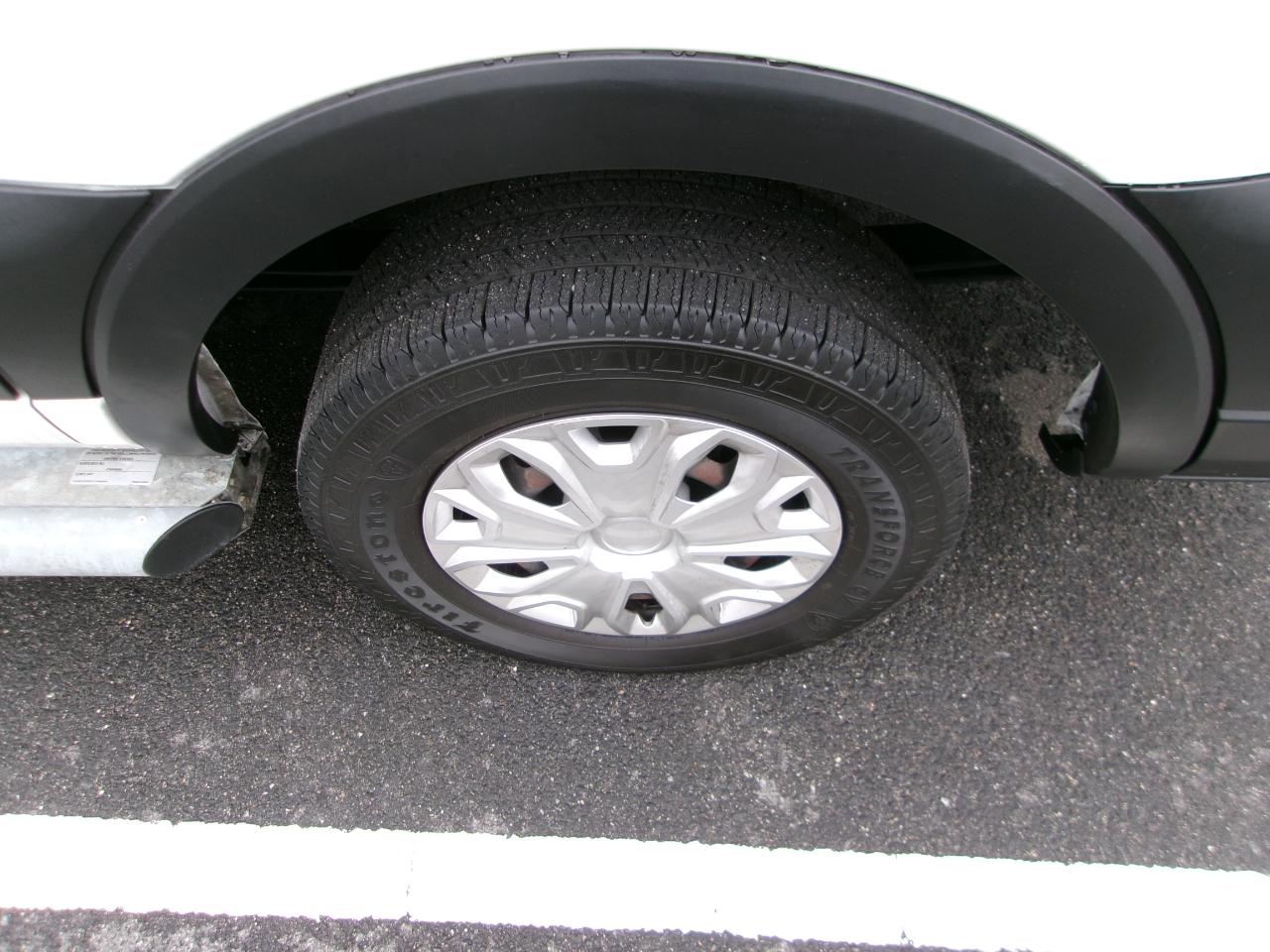 Ford Transit 250 Van Low Roof w/Sliding Pass. 130-in. WB 2019