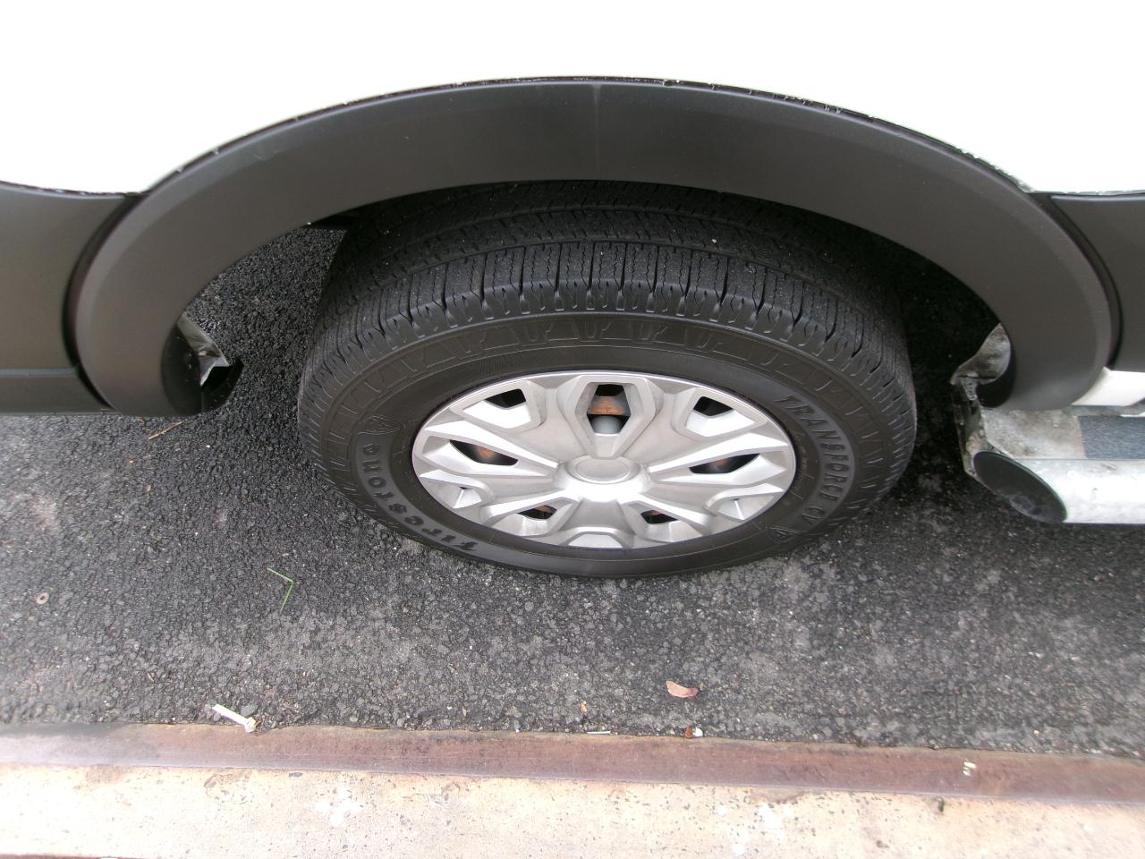 Ford Transit 250 Van Low Roof w/Sliding Pass. 130-in. WB 2019