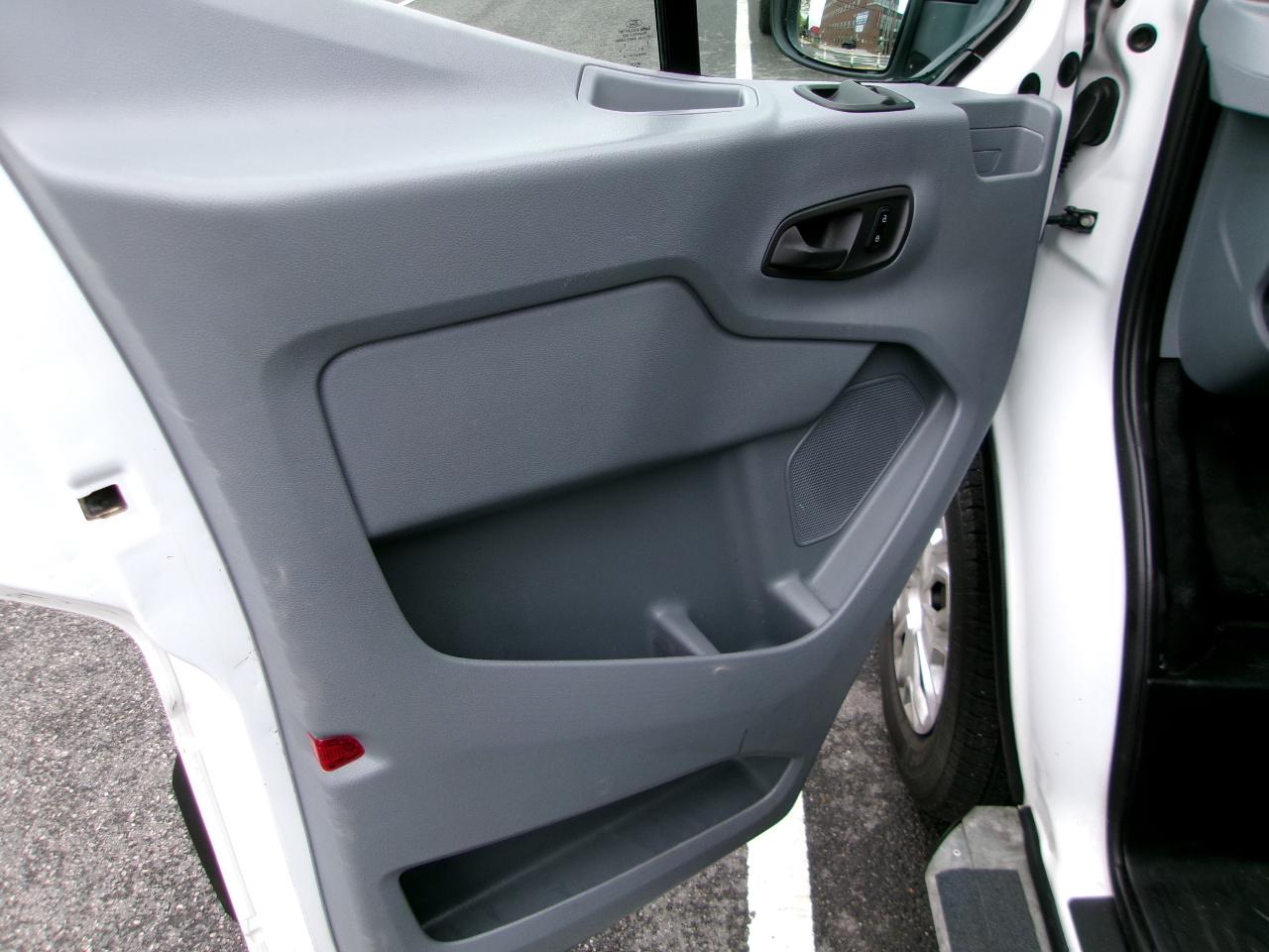 Ford Transit 250 Van Low Roof w/Sliding Pass. 130-in. WB 2019