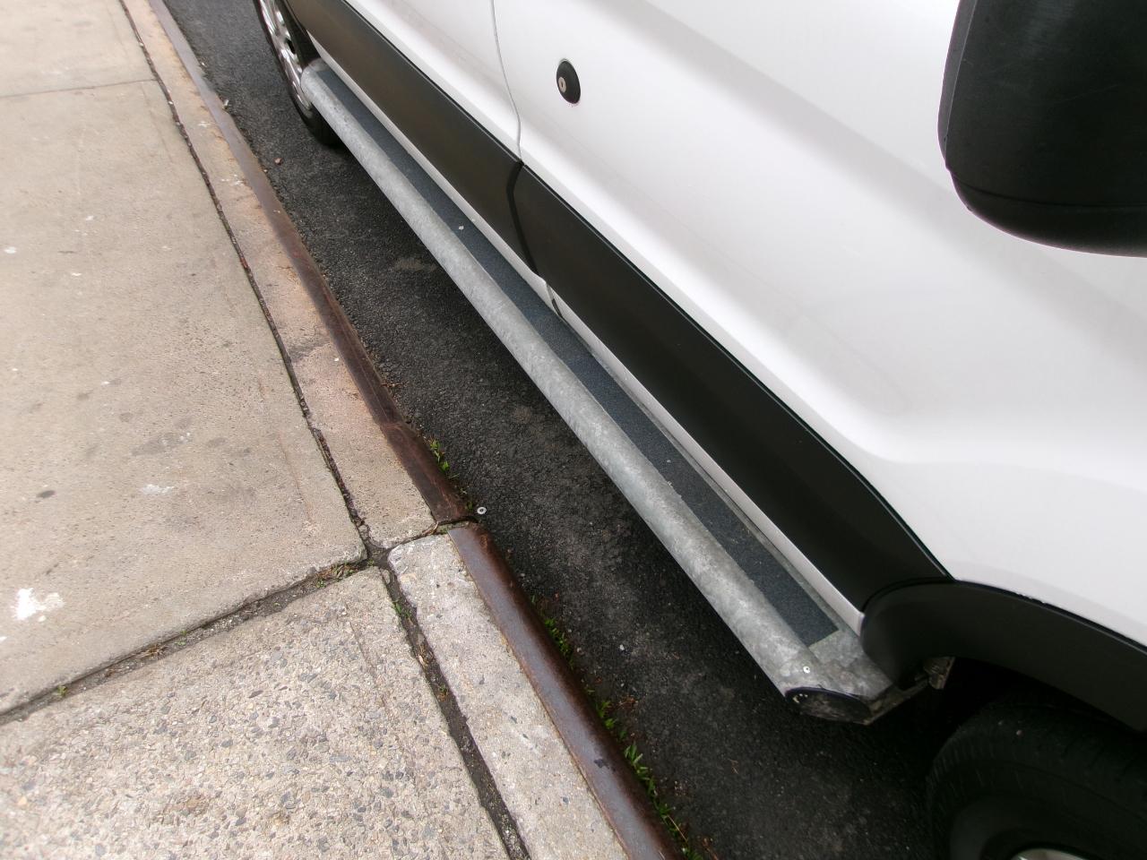 Ford Transit 250 Van Low Roof w/Sliding Pass. 130-in. WB 2019