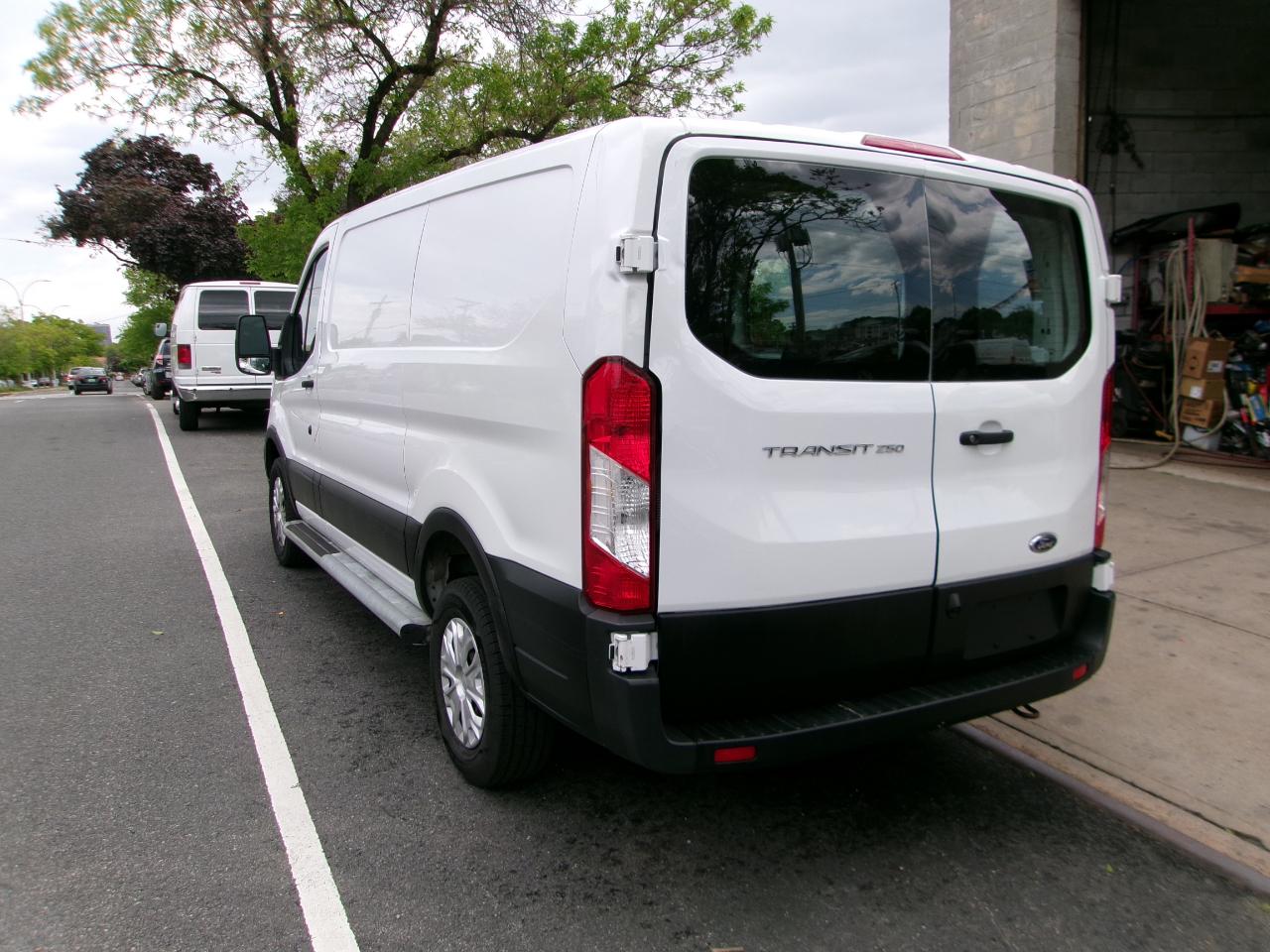Ford Transit 250 Van 2022