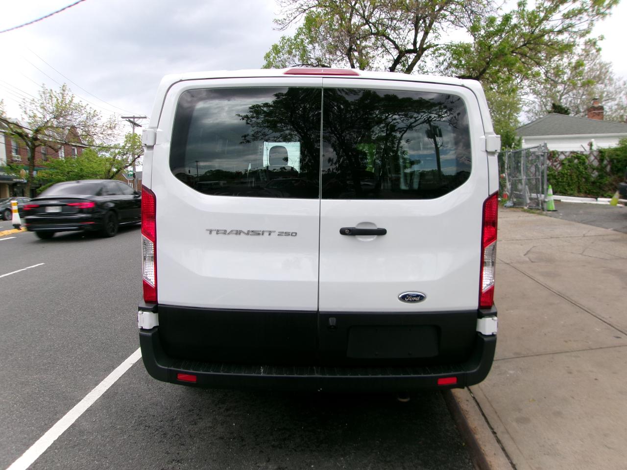 Ford Transit 250 Van 2022