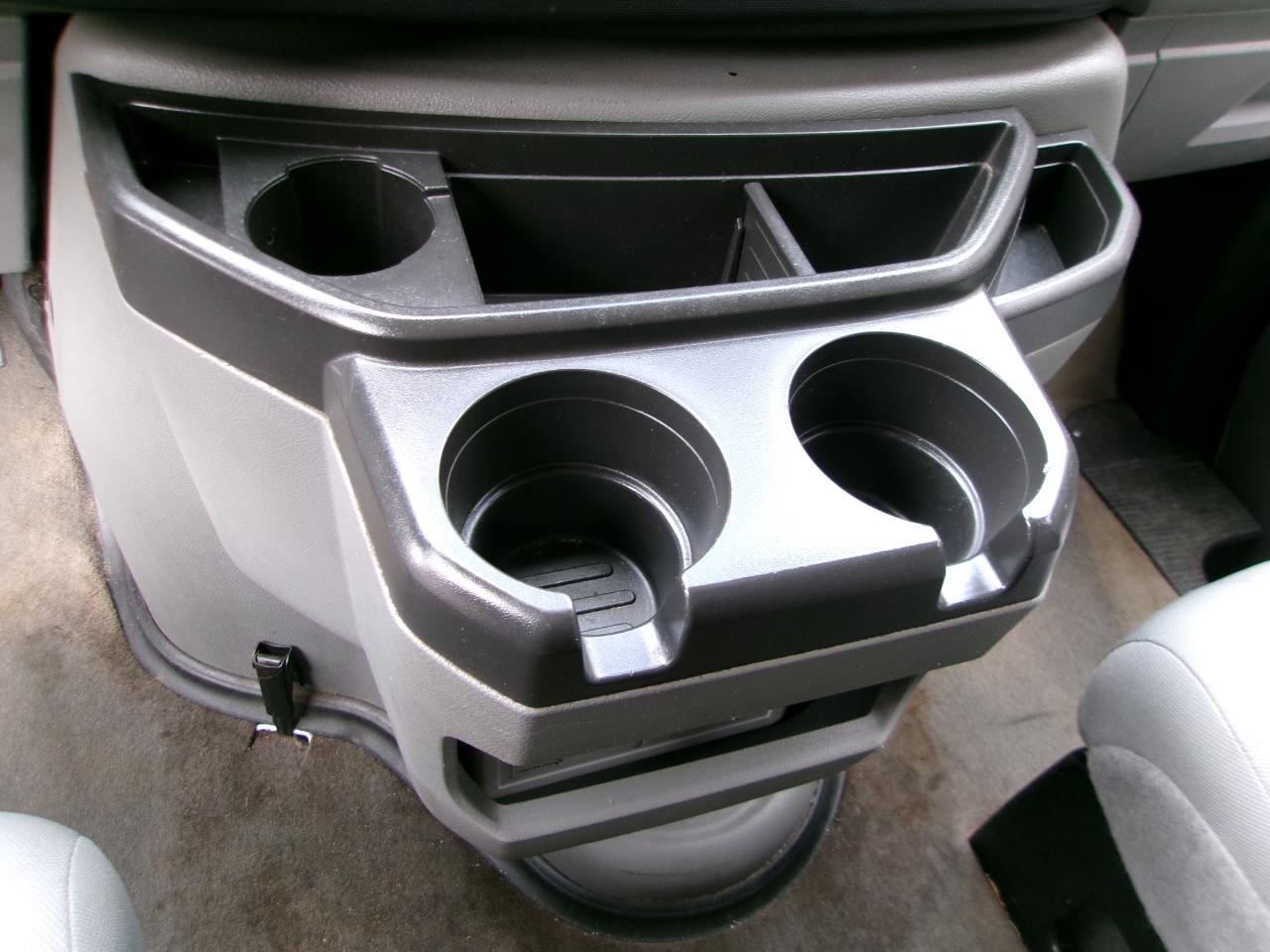 Ford Econoline E-350 XLT Super Duty 2014
