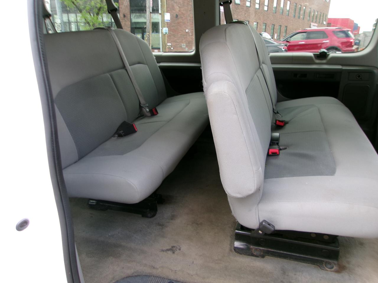 Ford Econoline E-350 XLT Super Duty 2014