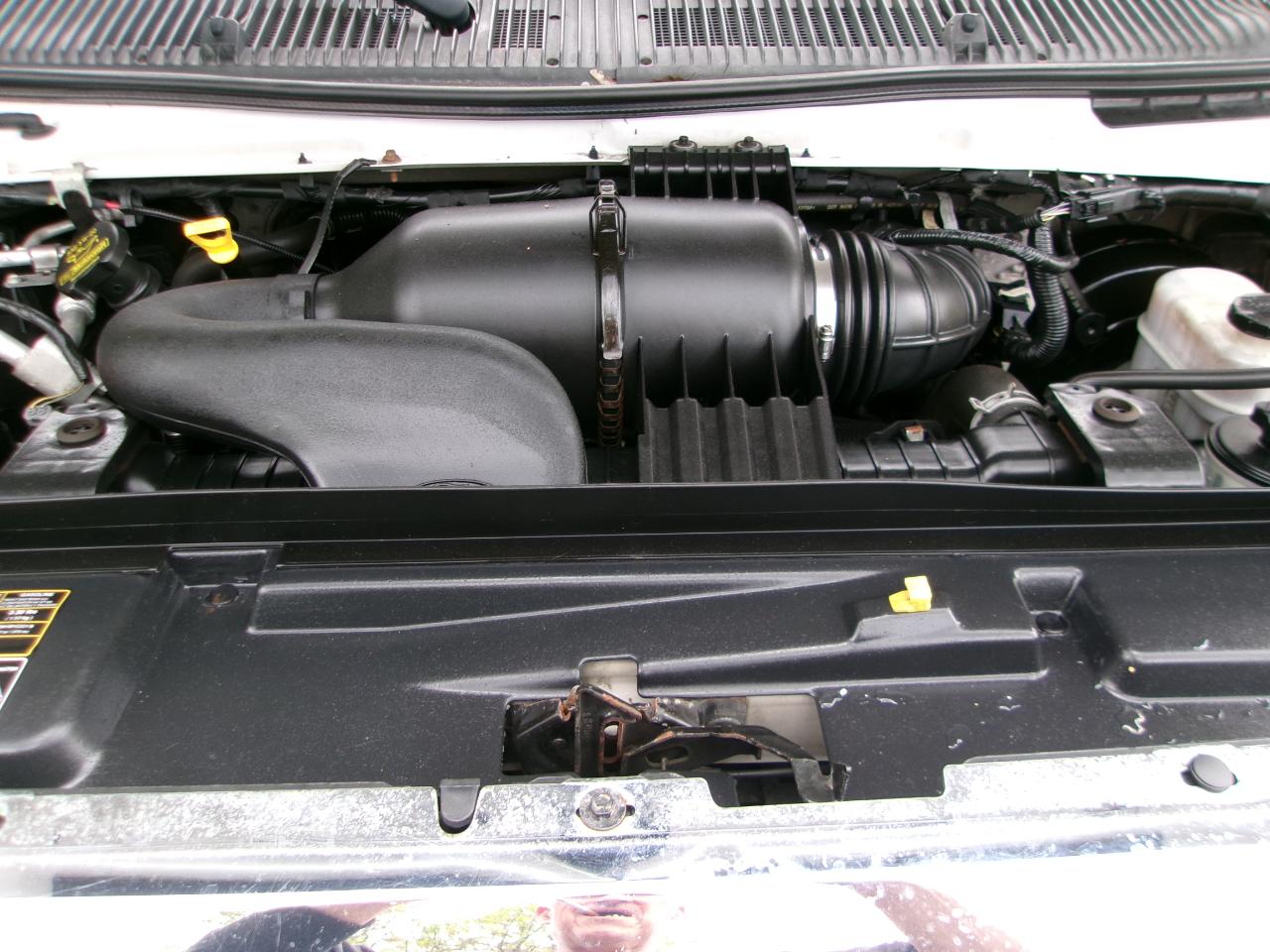 Ford Econoline E-350 XLT Super Duty 2014