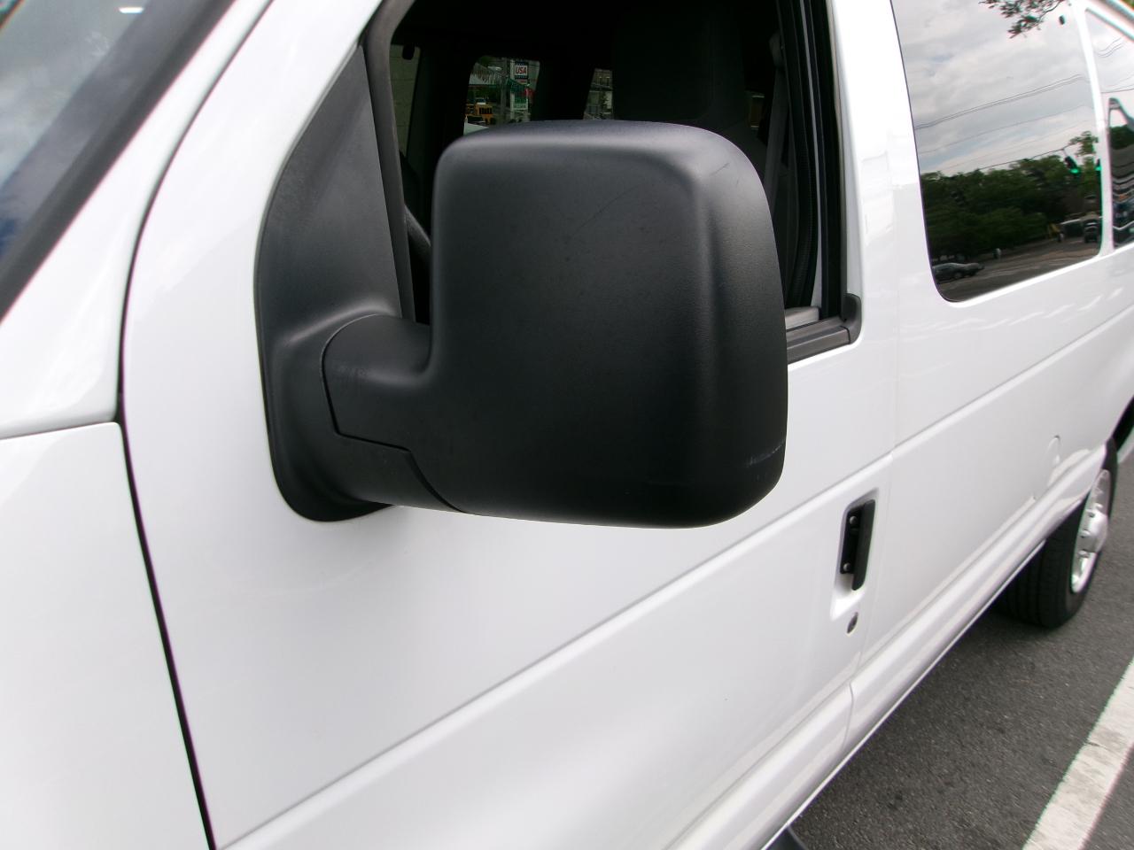 Ford Econoline E-350 XLT Super Duty 2014