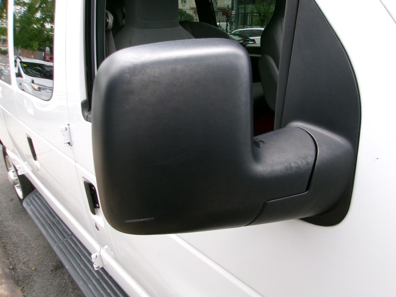 Ford Econoline E-350 XLT Super Duty 2014