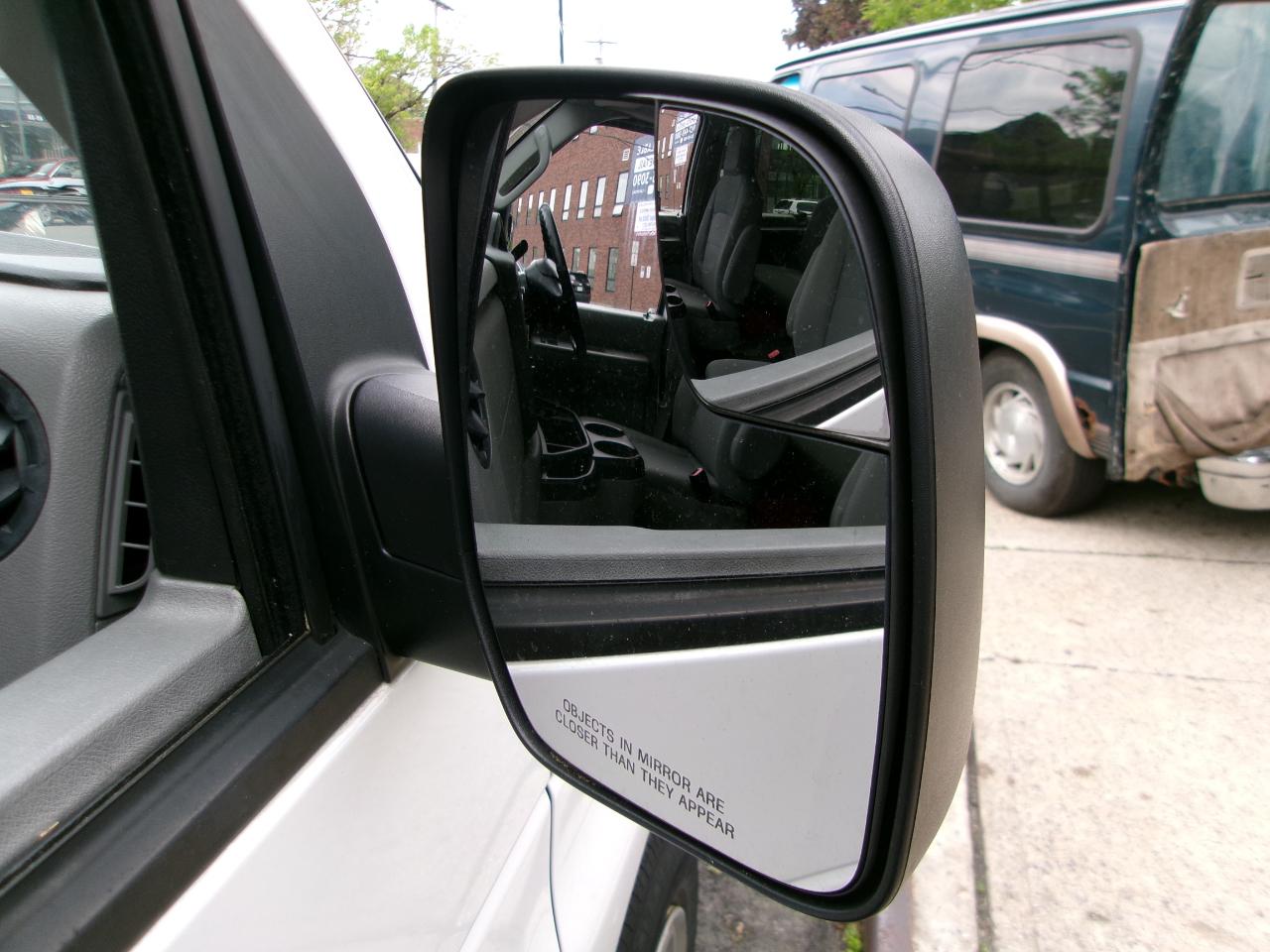 Ford Econoline E-350 XLT Super Duty 2014