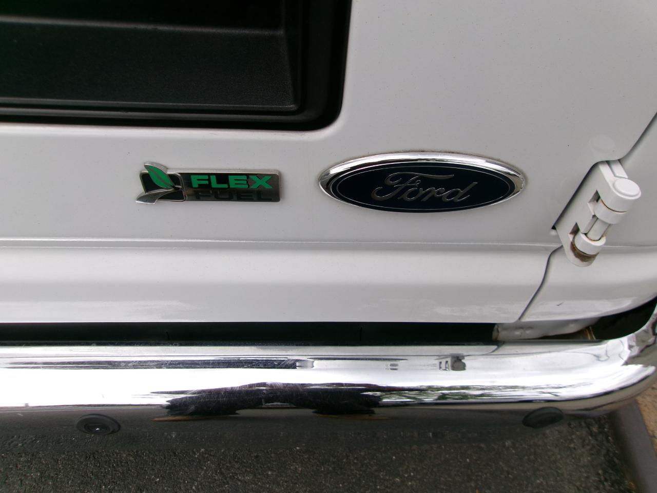 Ford Econoline E-350 XLT Super Duty 2014